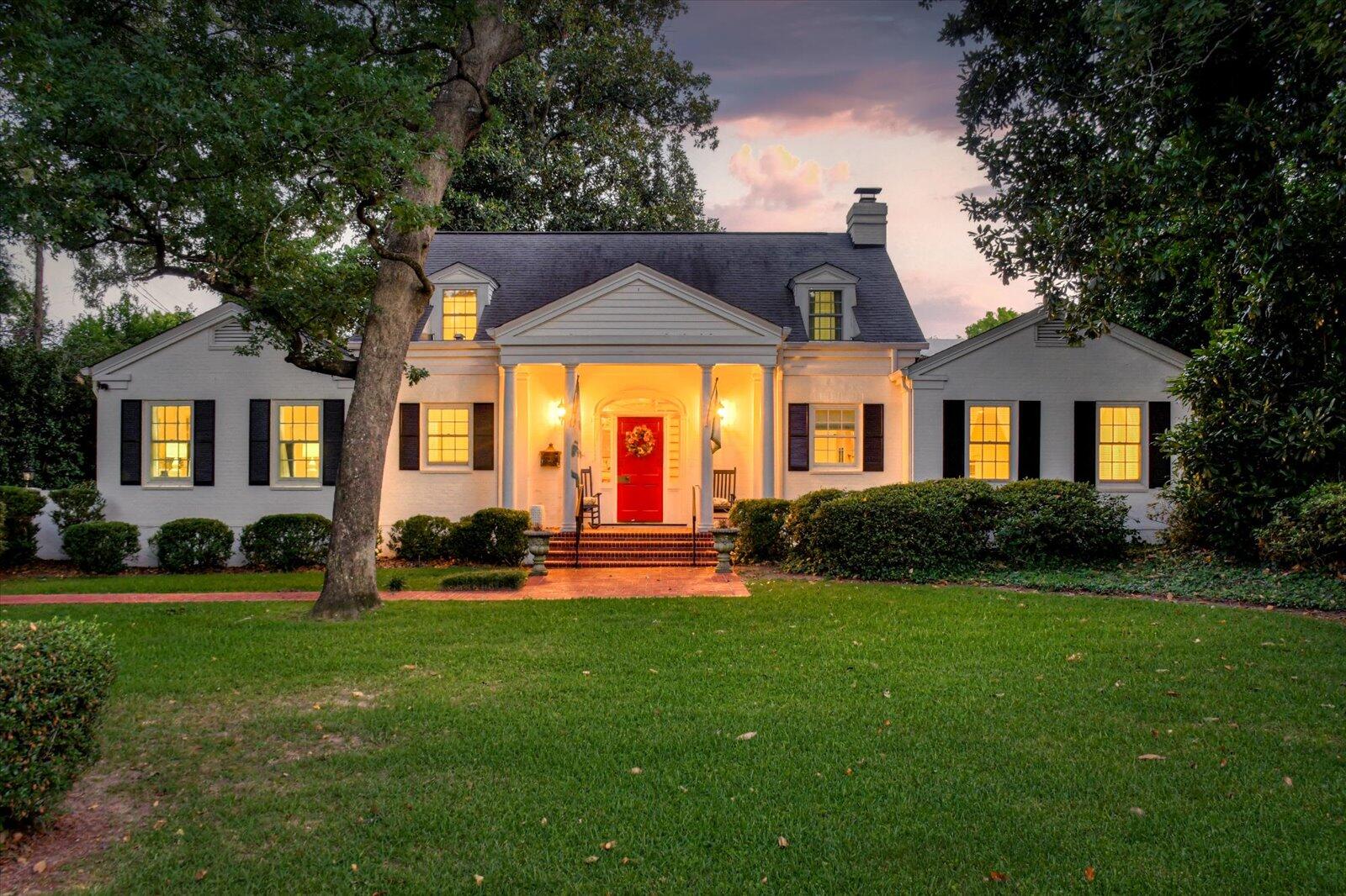 2318 Walton Way