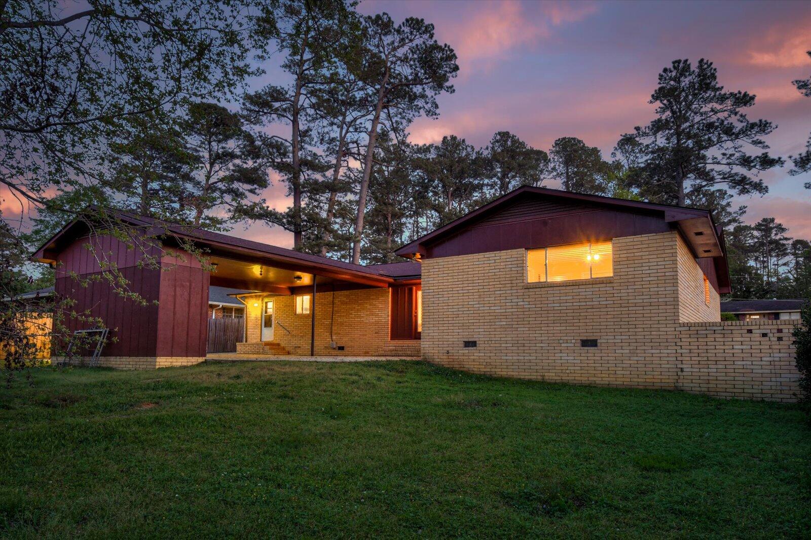 3115 Edinburgh Drive