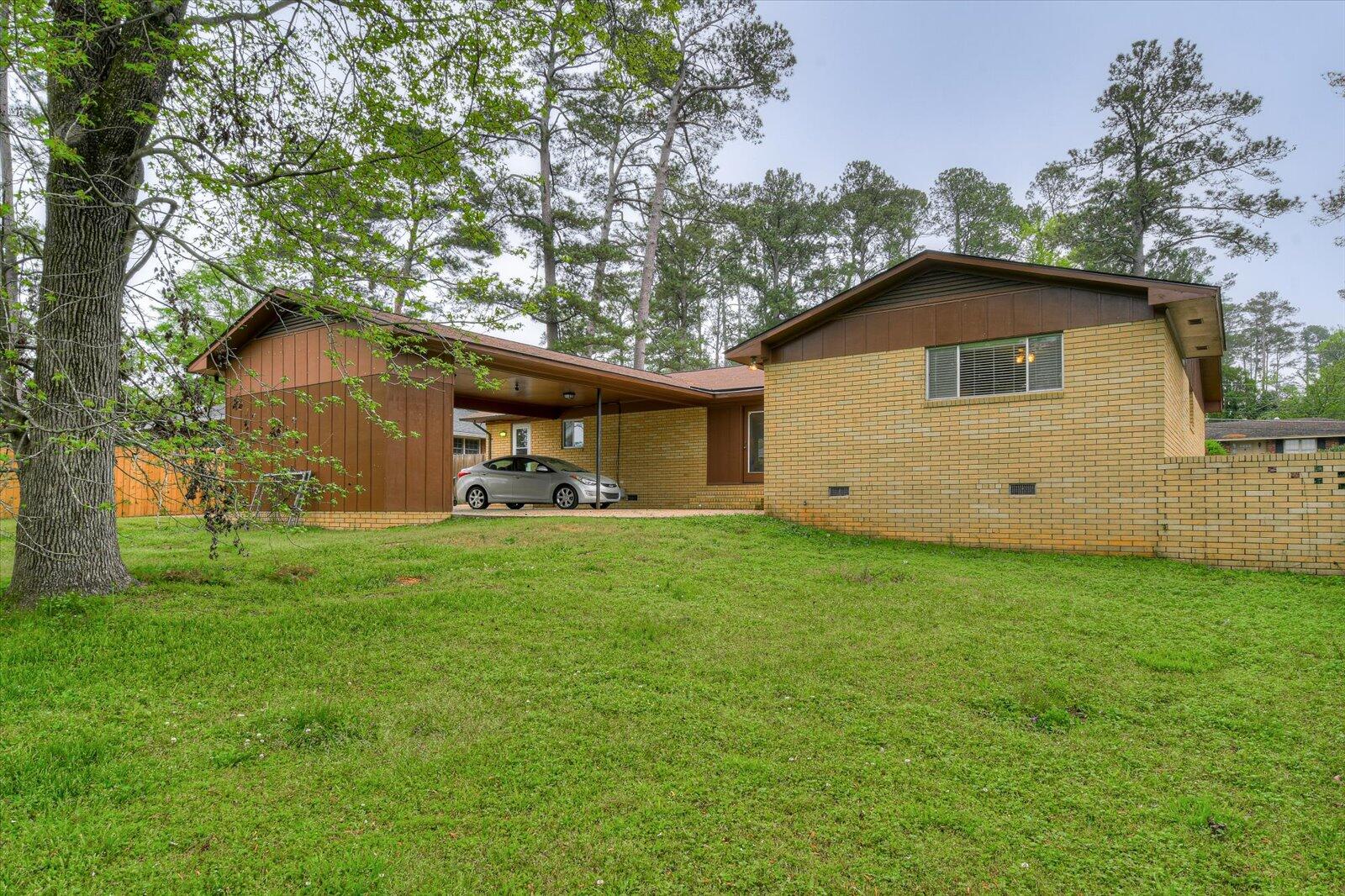 3115 Edinburgh Drive