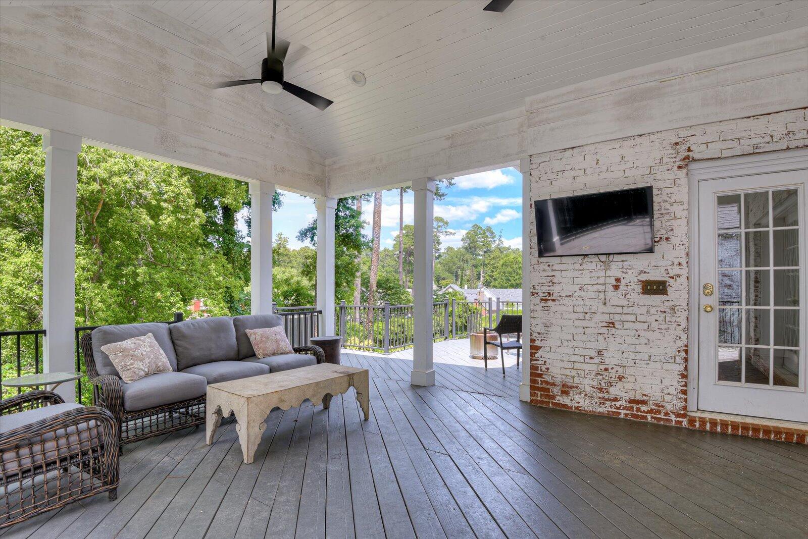 3017 Fox Spring Road