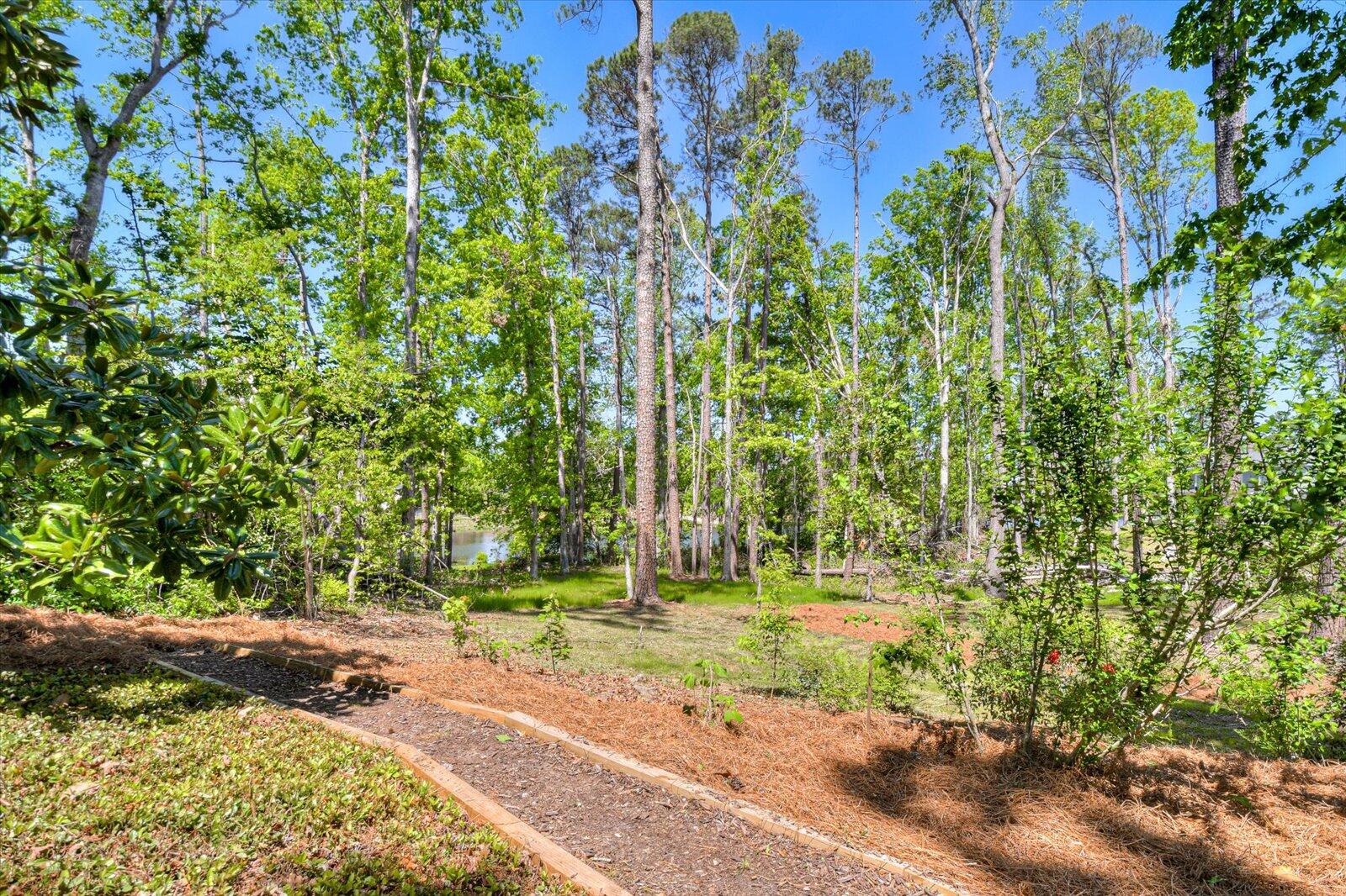 4196 N Knollcrest Circle