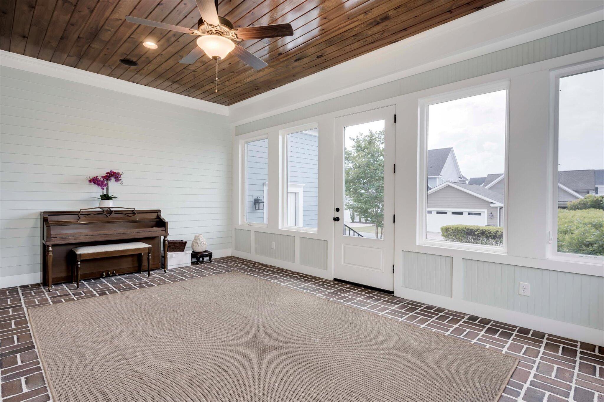 306 Hornsby Lane