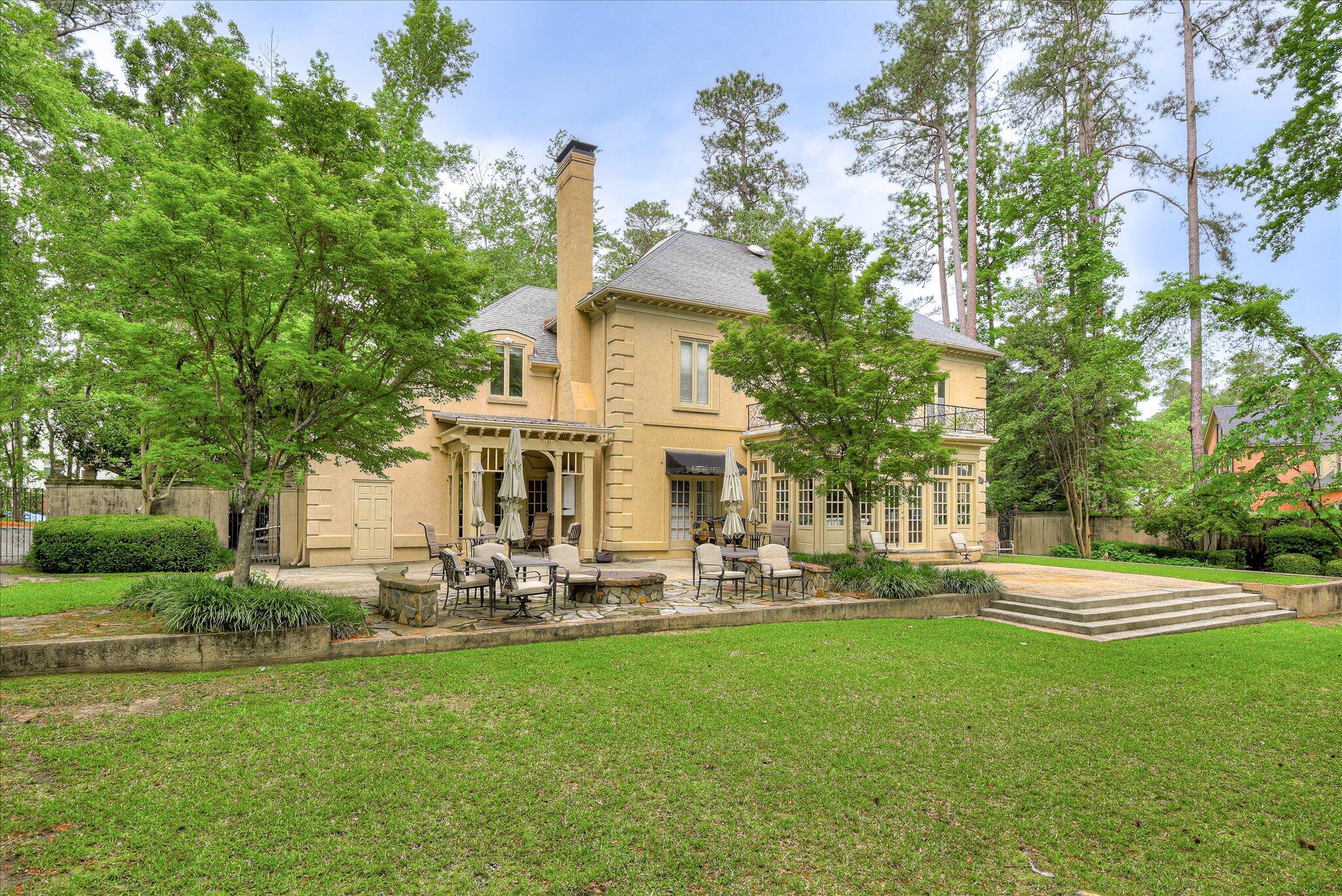 8 Tall Pine Court