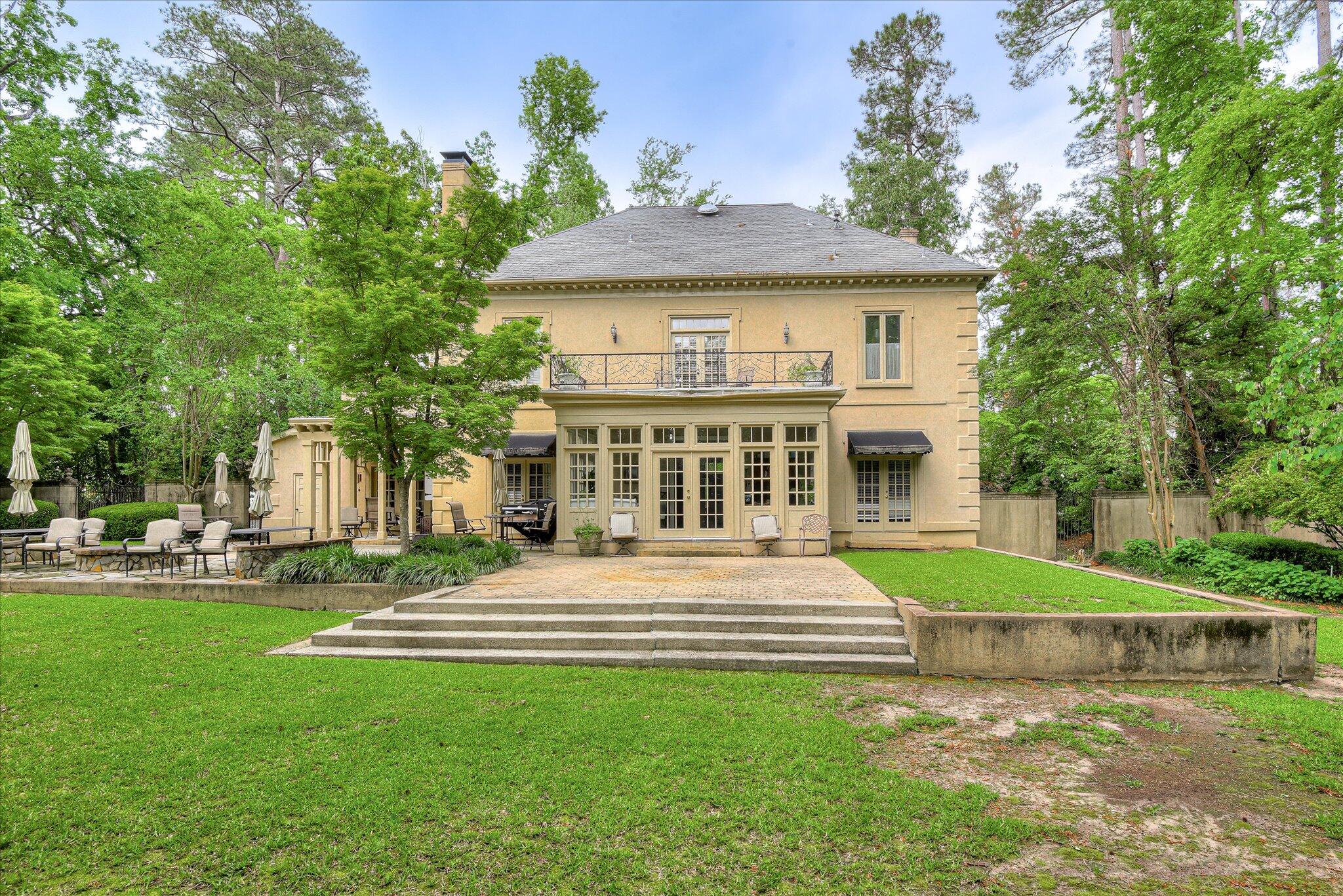 8 Tall Pine Court