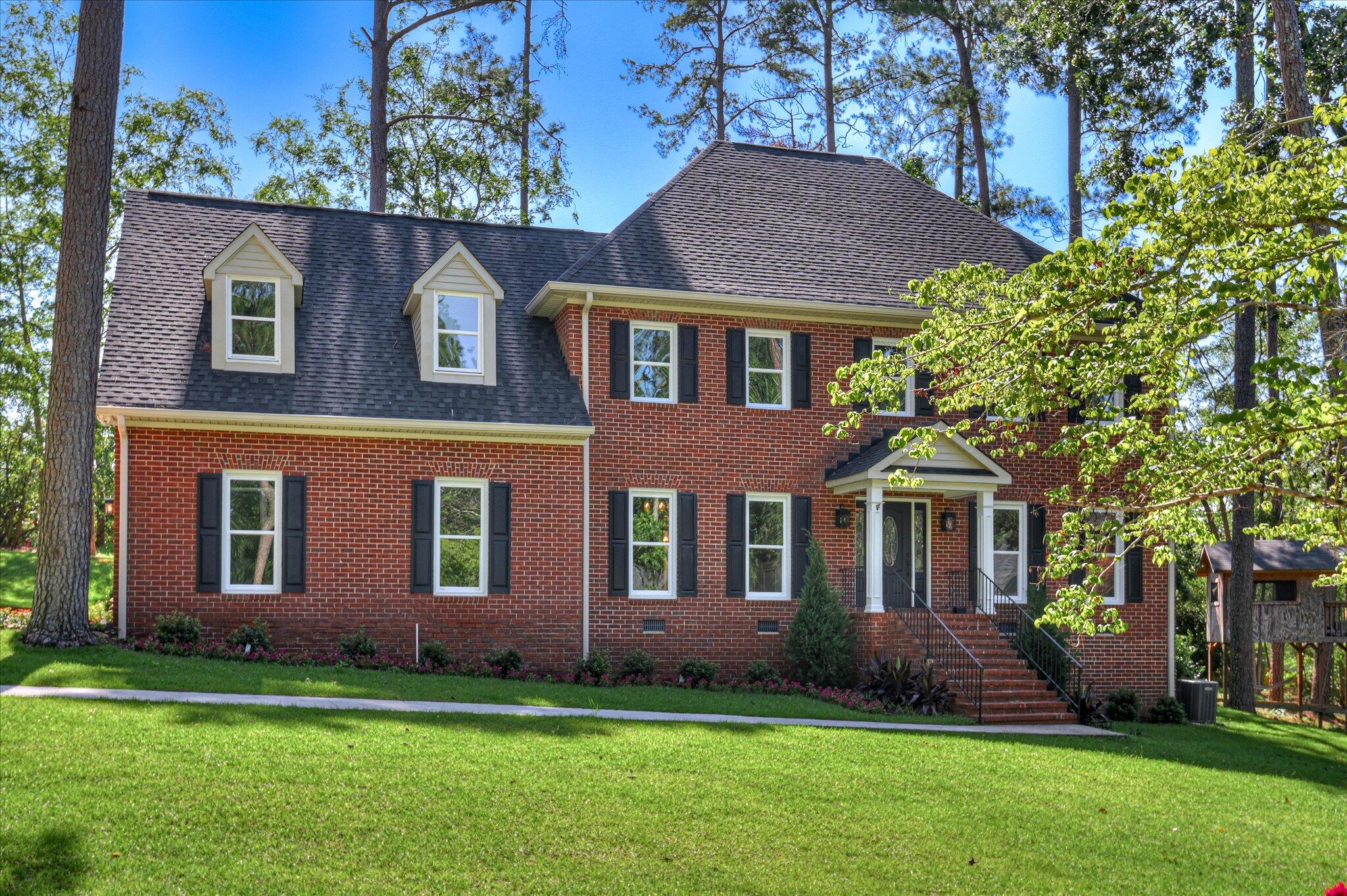 4 Shadowmoor Court