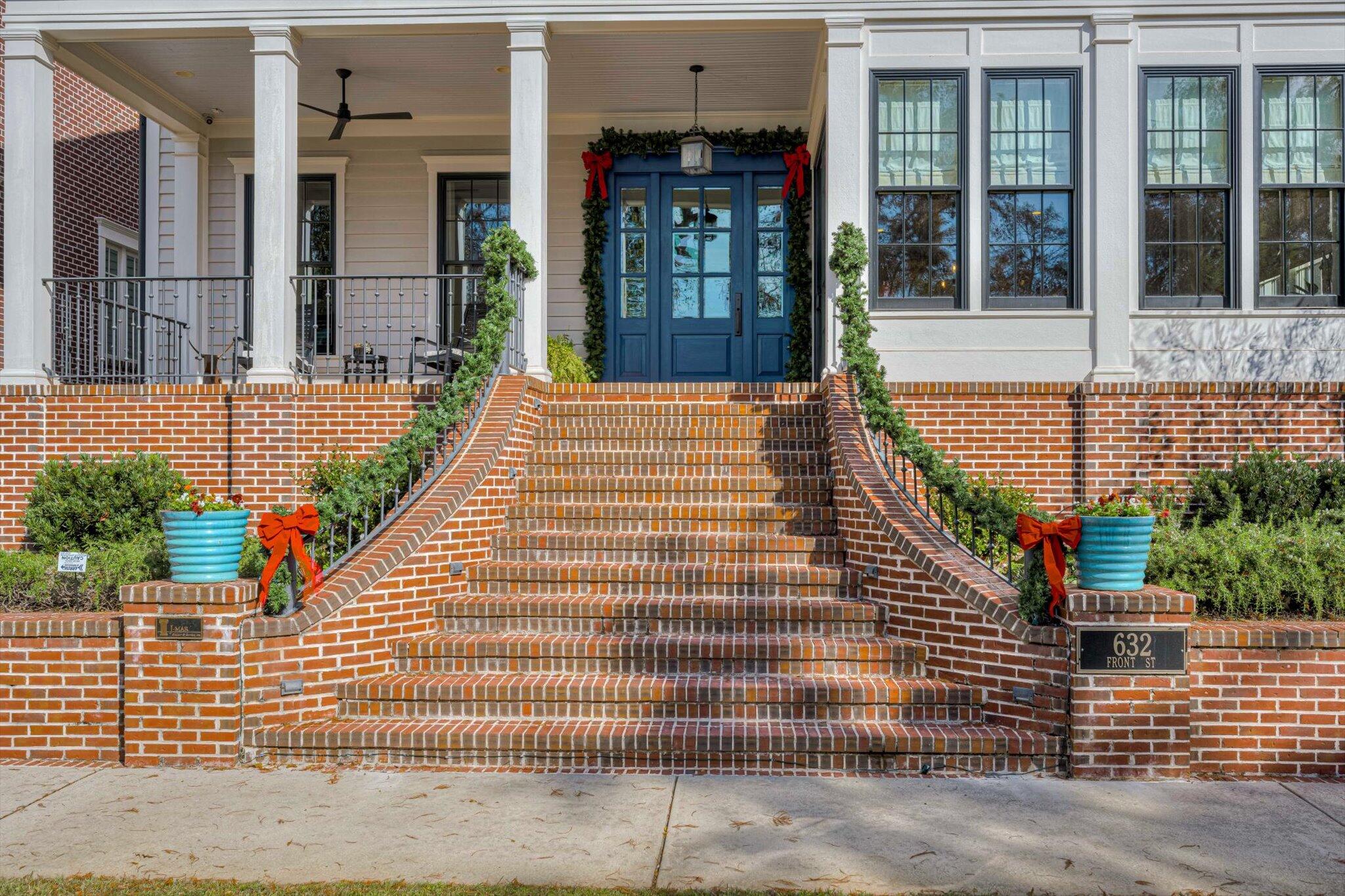632 Front Street