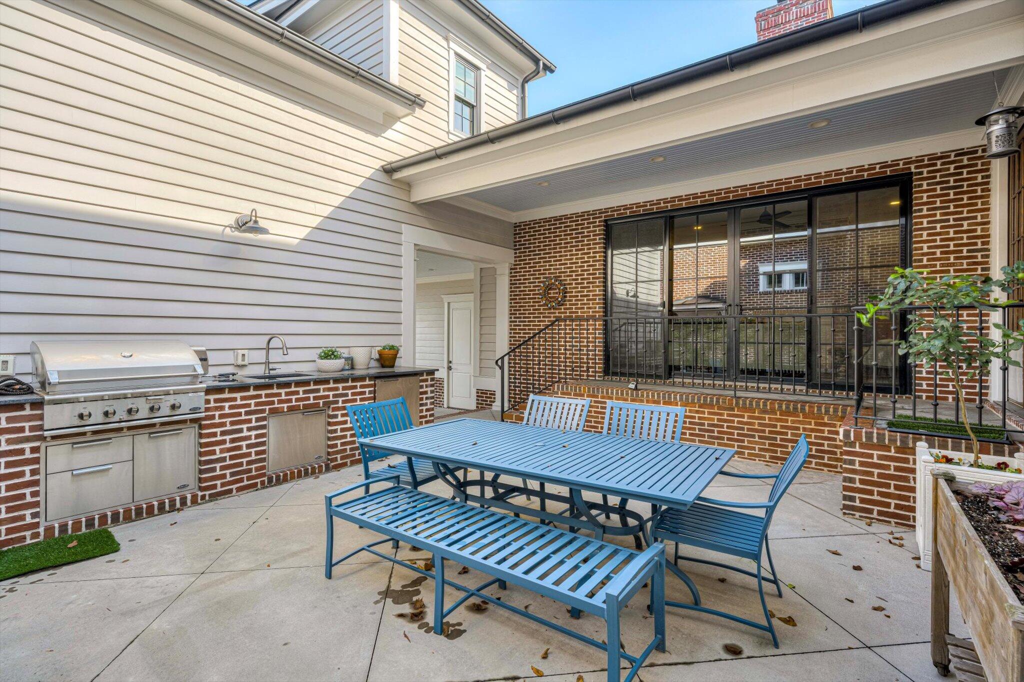 632 Front Street