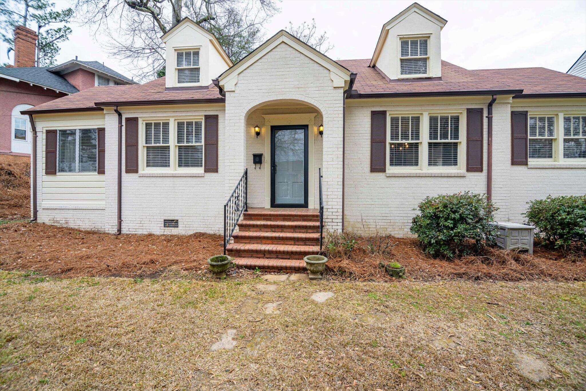 911 Heard Avenue
