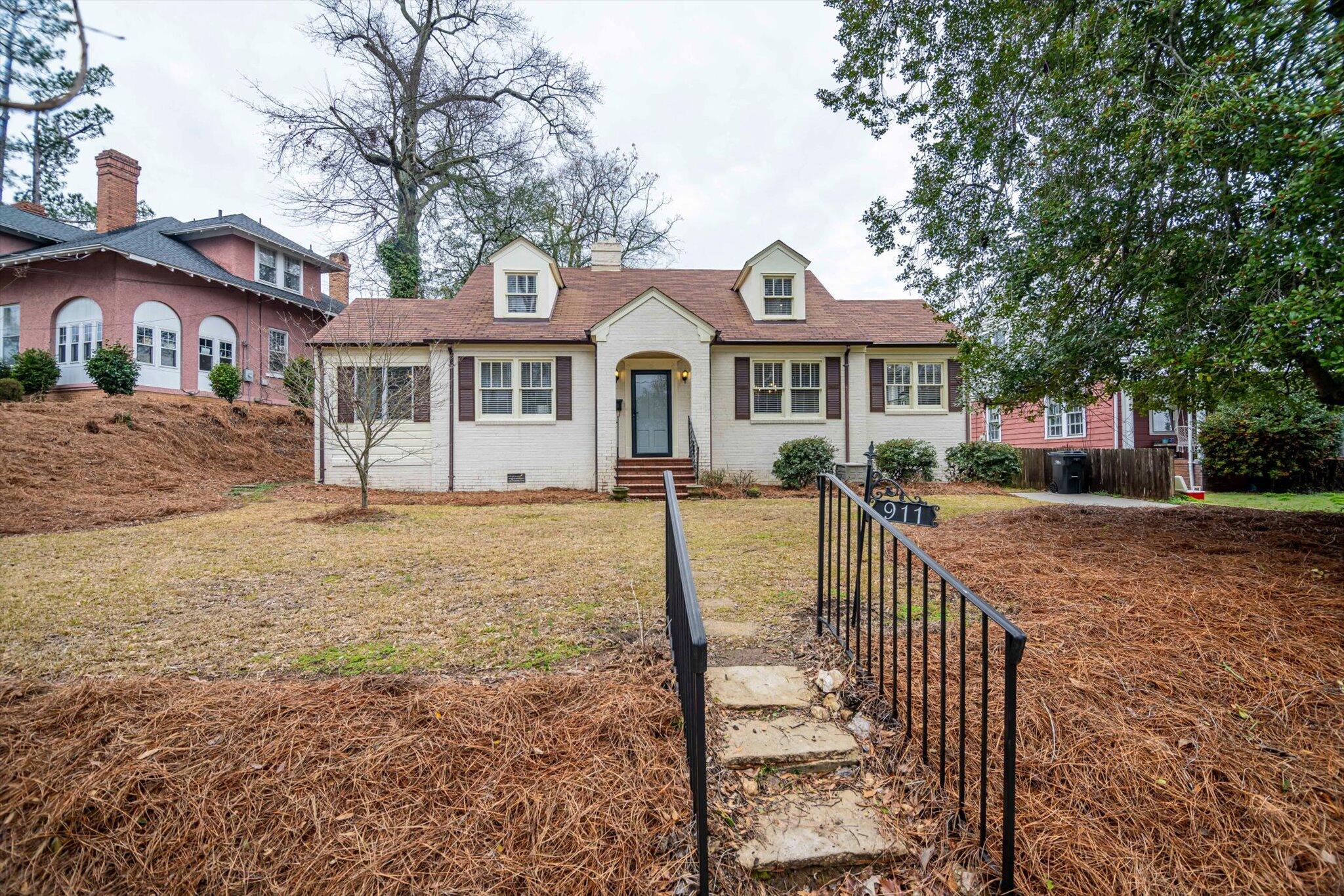 911 Heard Avenue