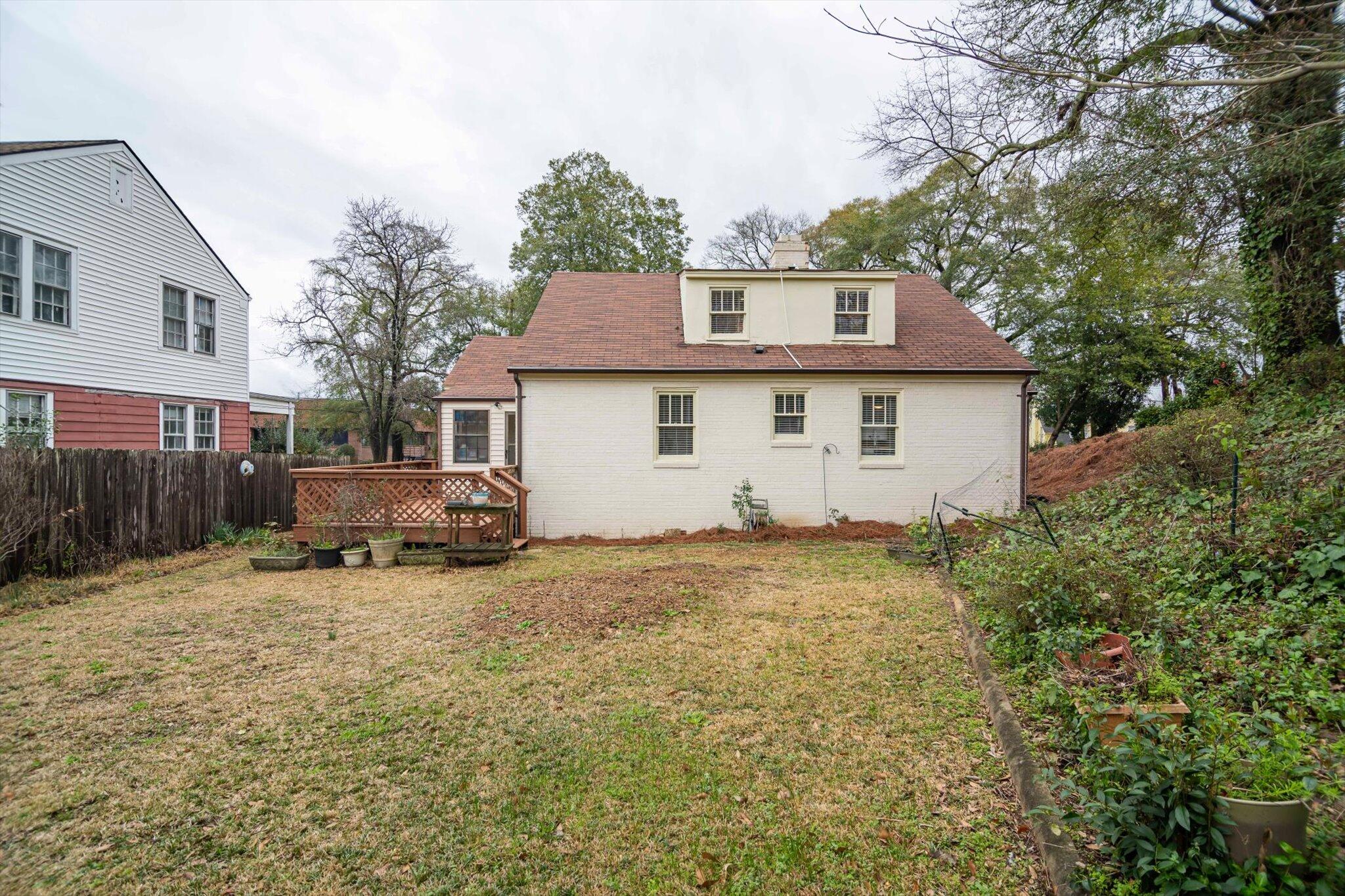 911 Heard Avenue