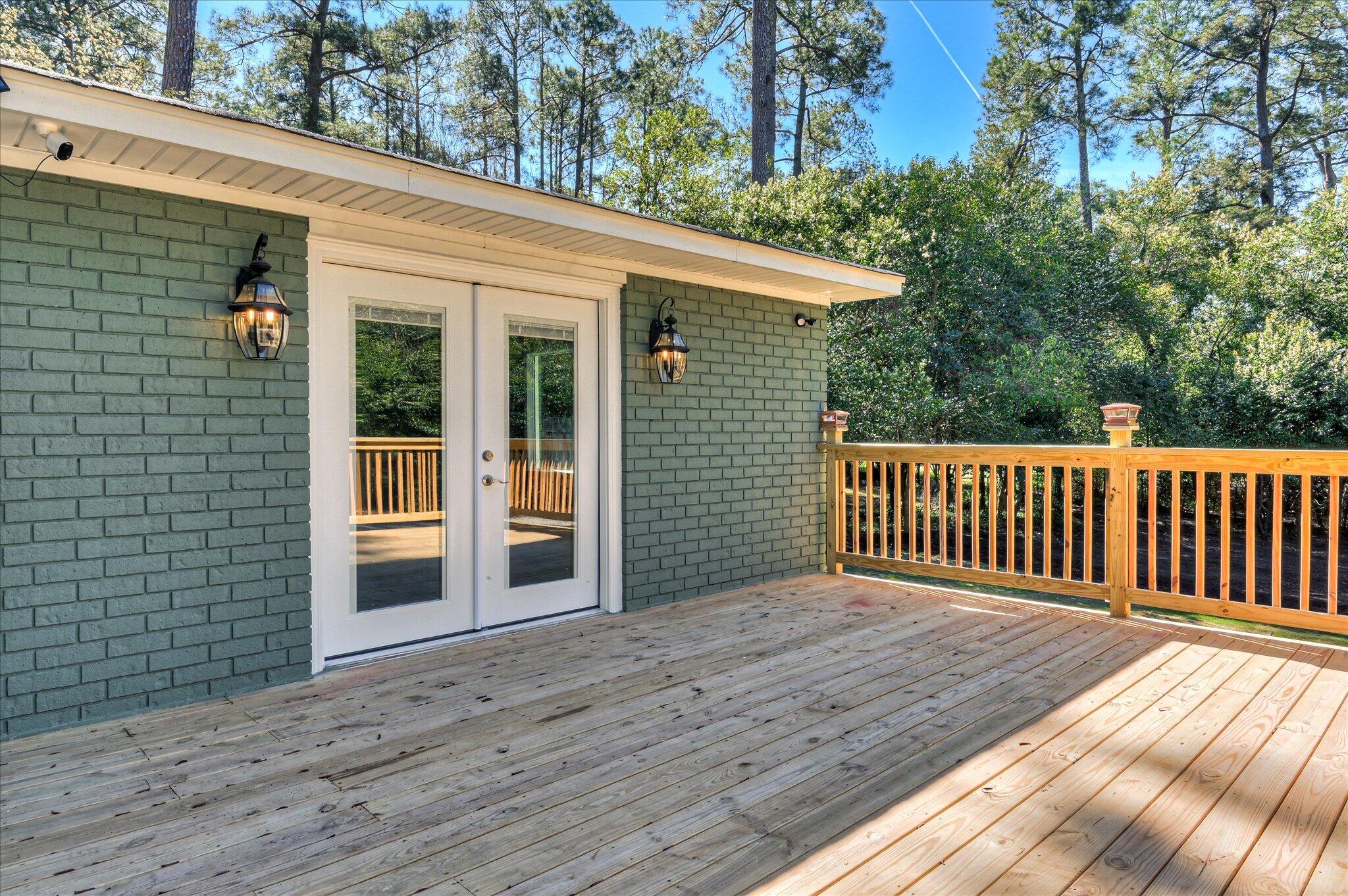 814 Dunbarton Drive
