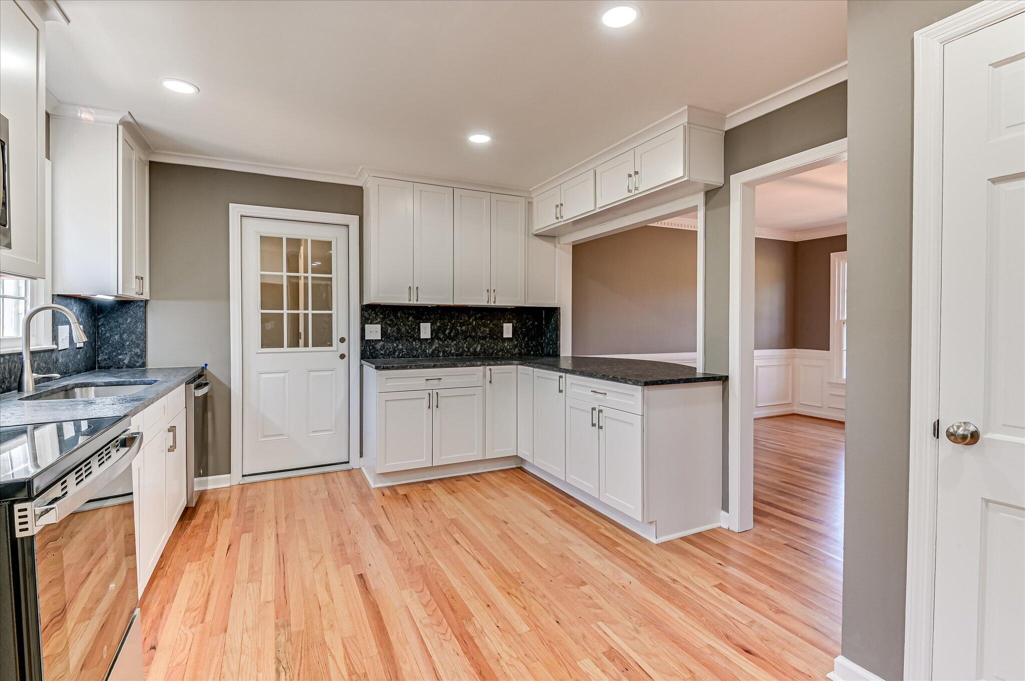 814 Dunbarton Drive