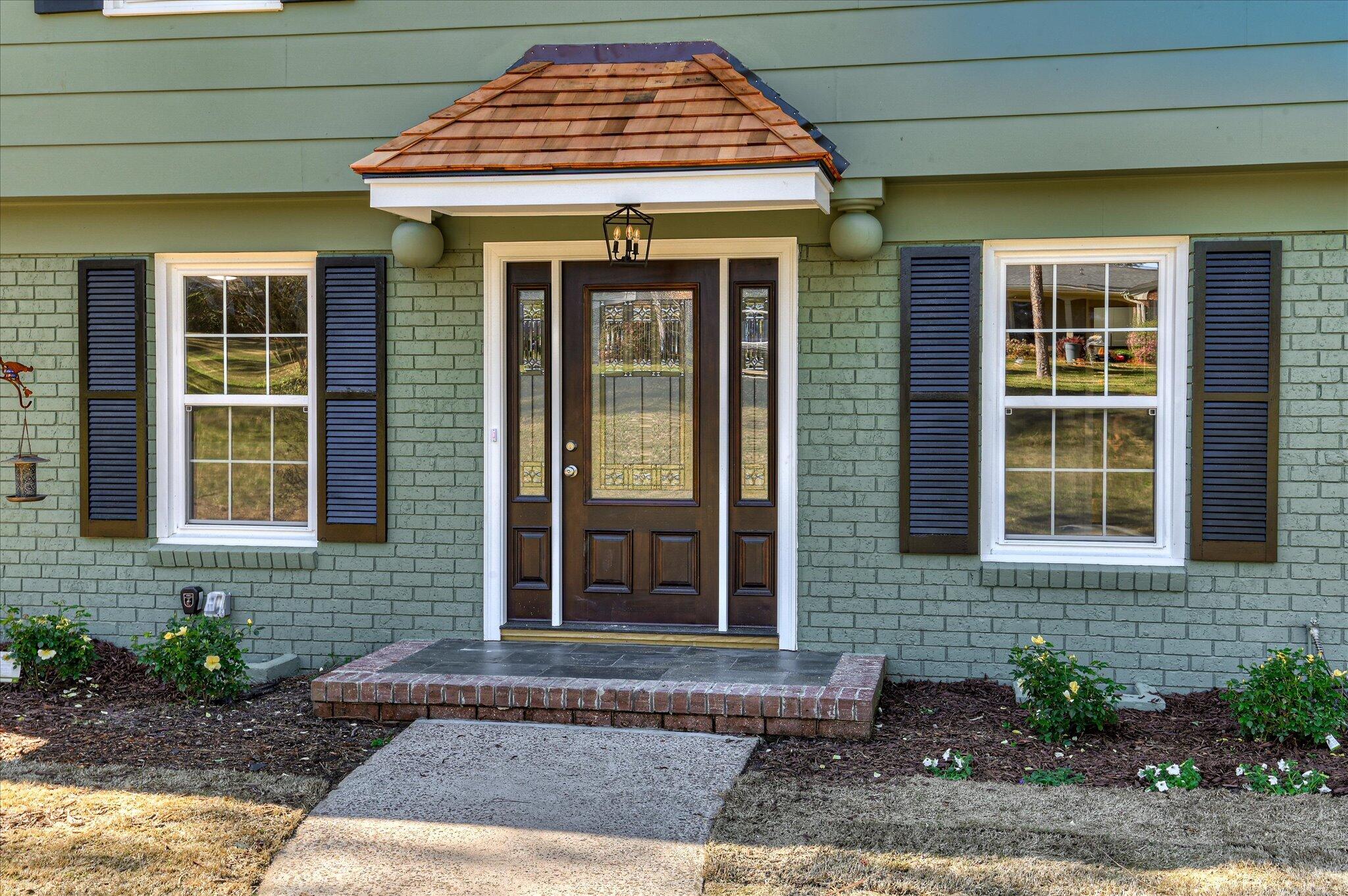 814 Dunbarton Drive