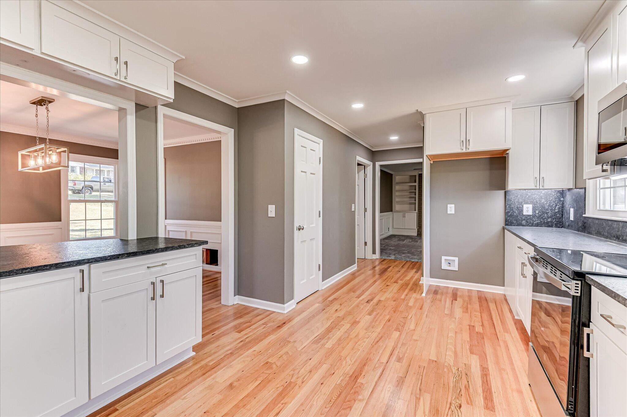 814 Dunbarton Drive