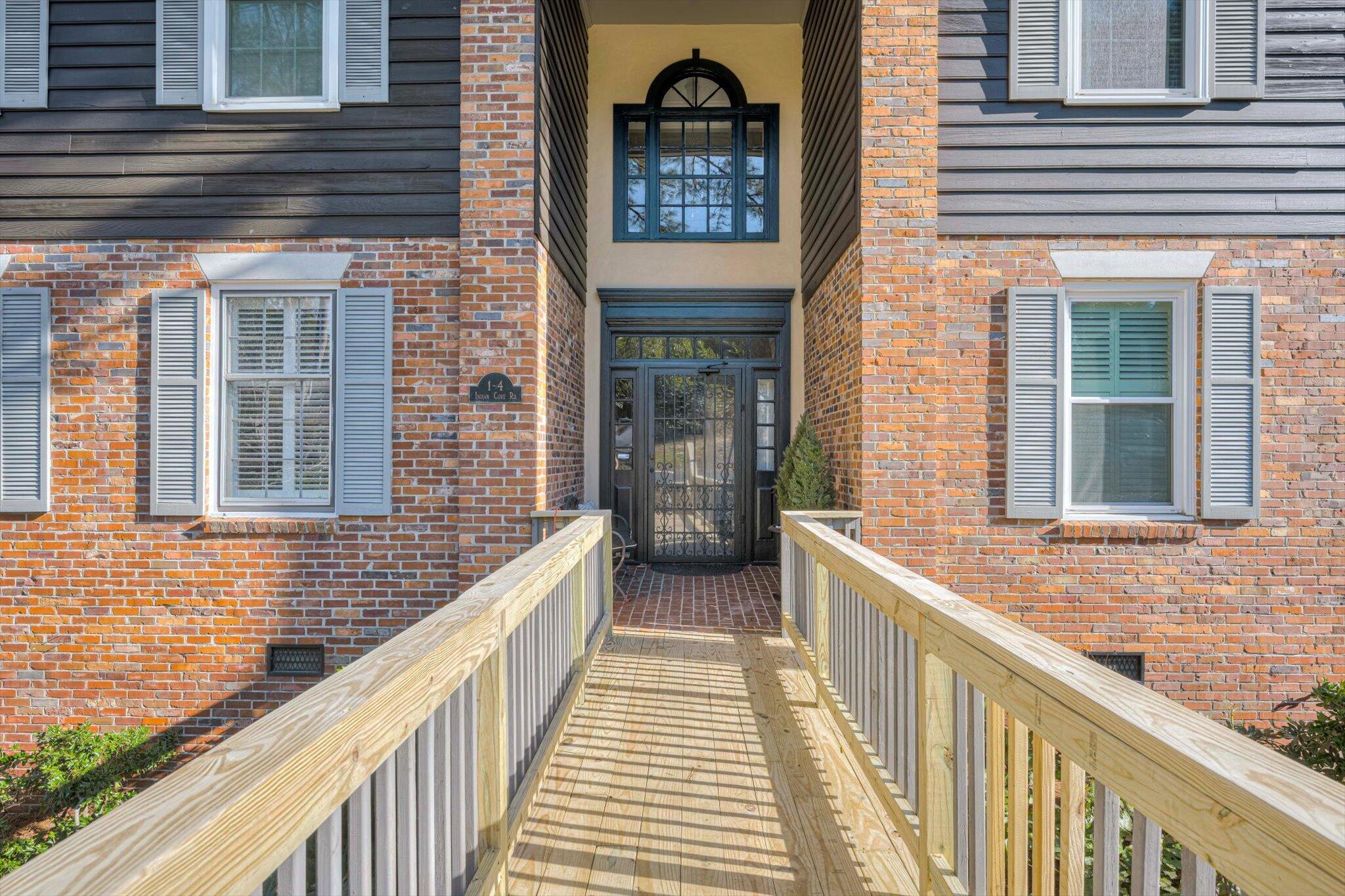 4 Indian Cove Road