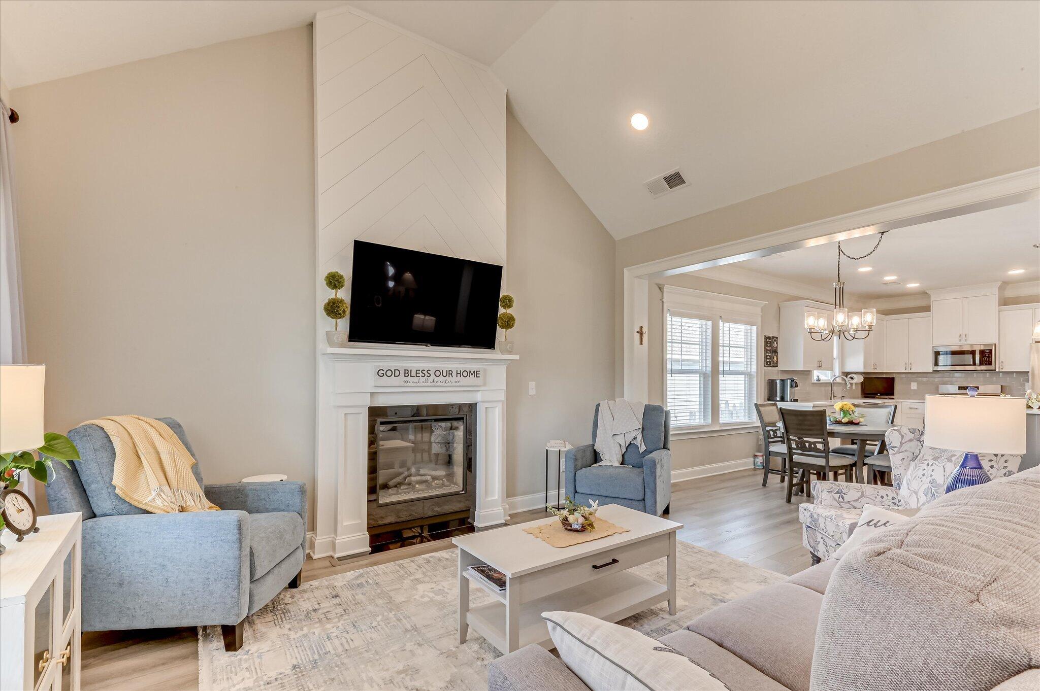 932 Sandpiper Crossing