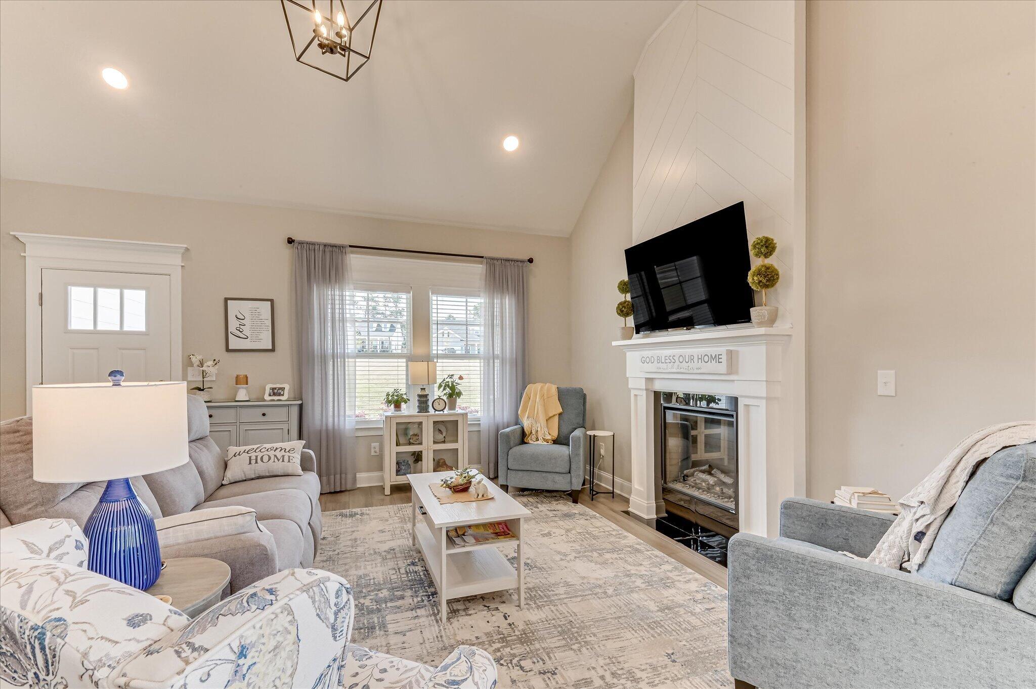932 Sandpiper Crossing
