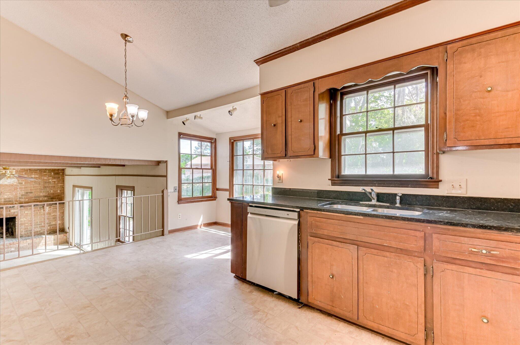 862 Brookfield Parkway