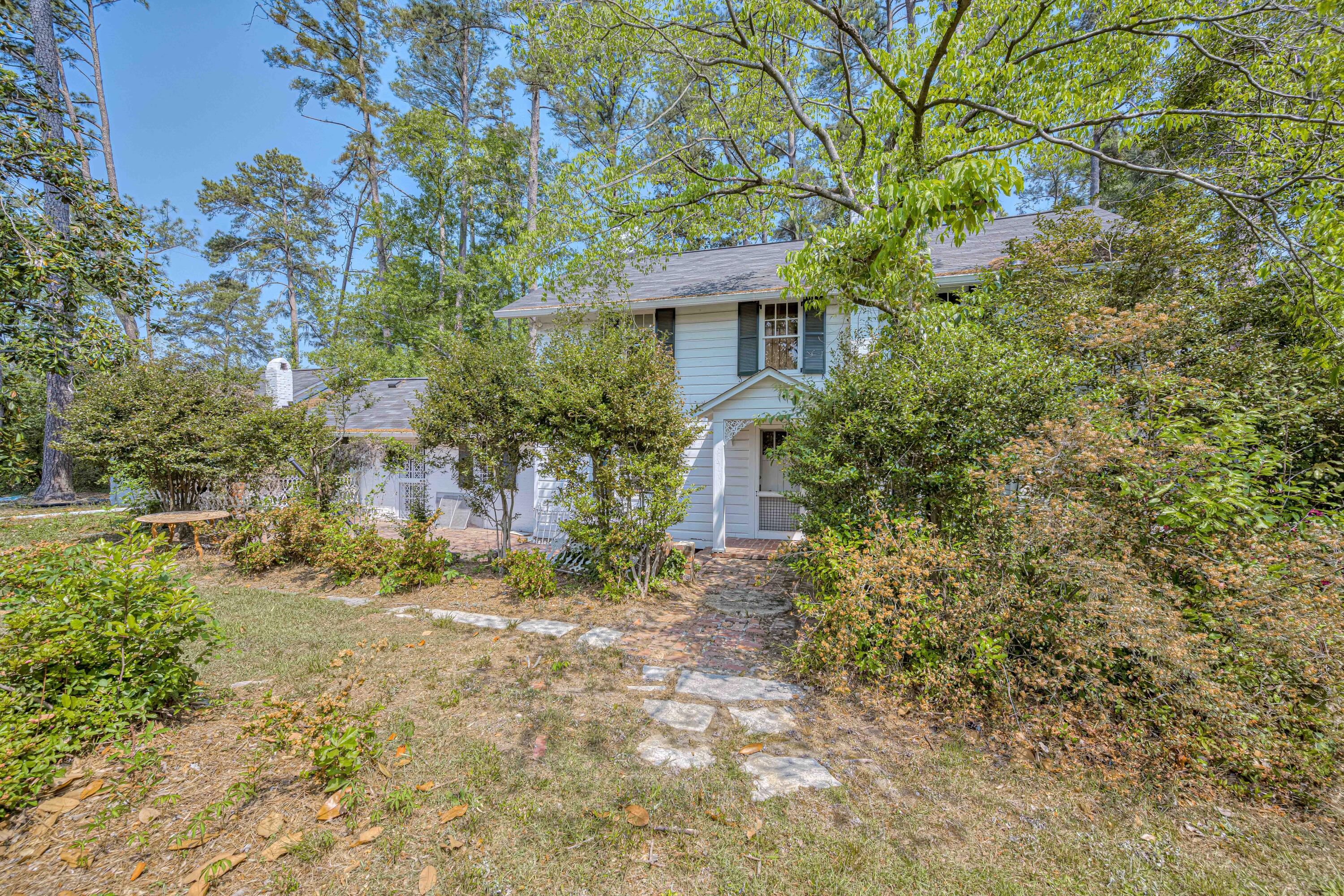 3012 Walton Way