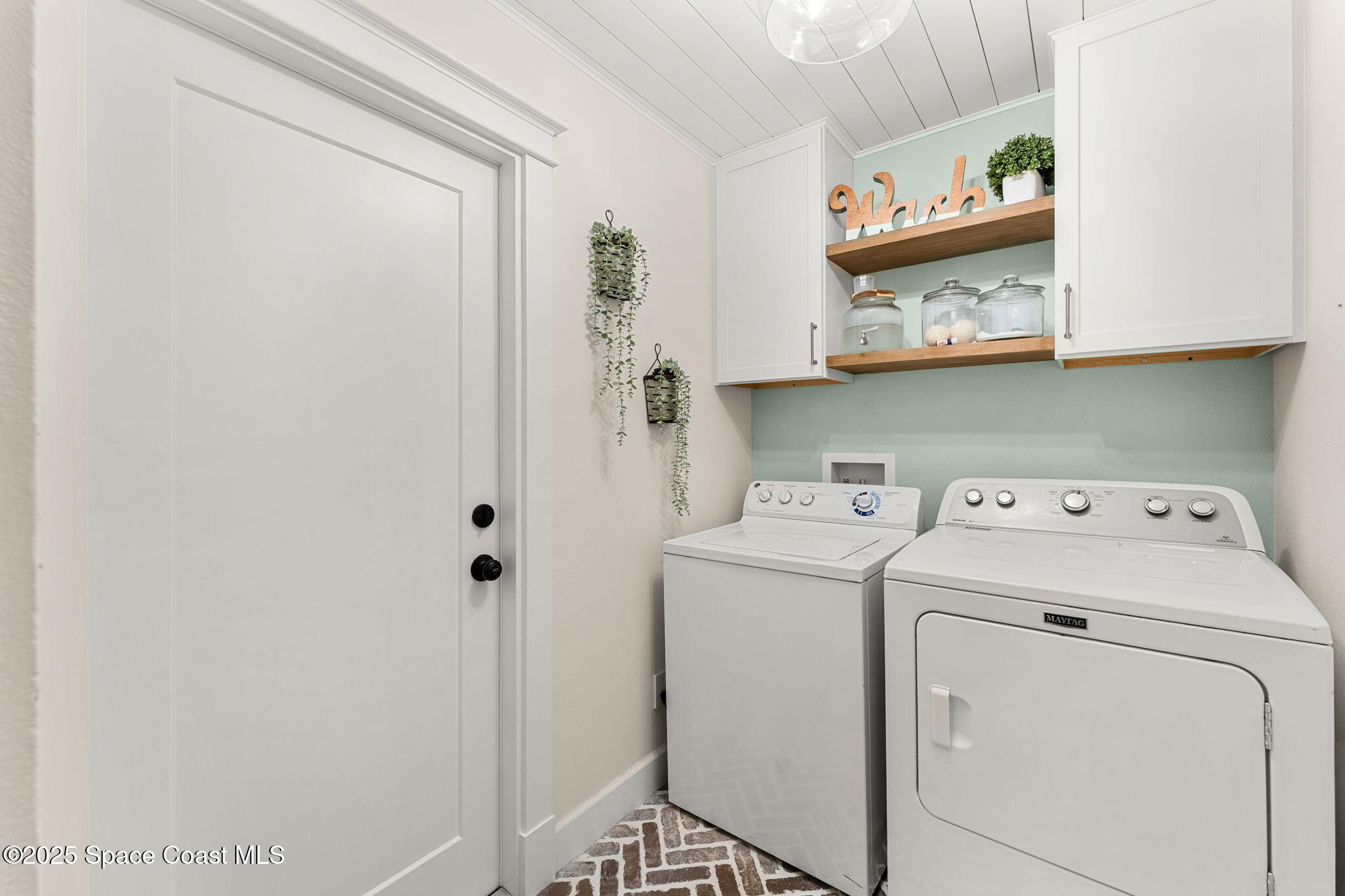 2525 Forest Run Drive