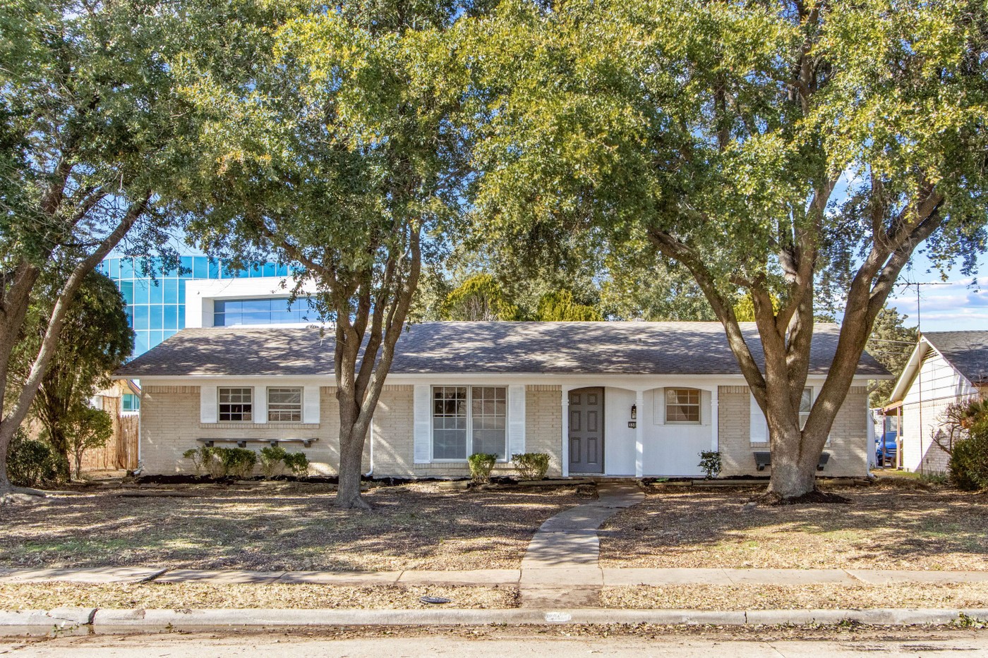 3309 Point East Drive