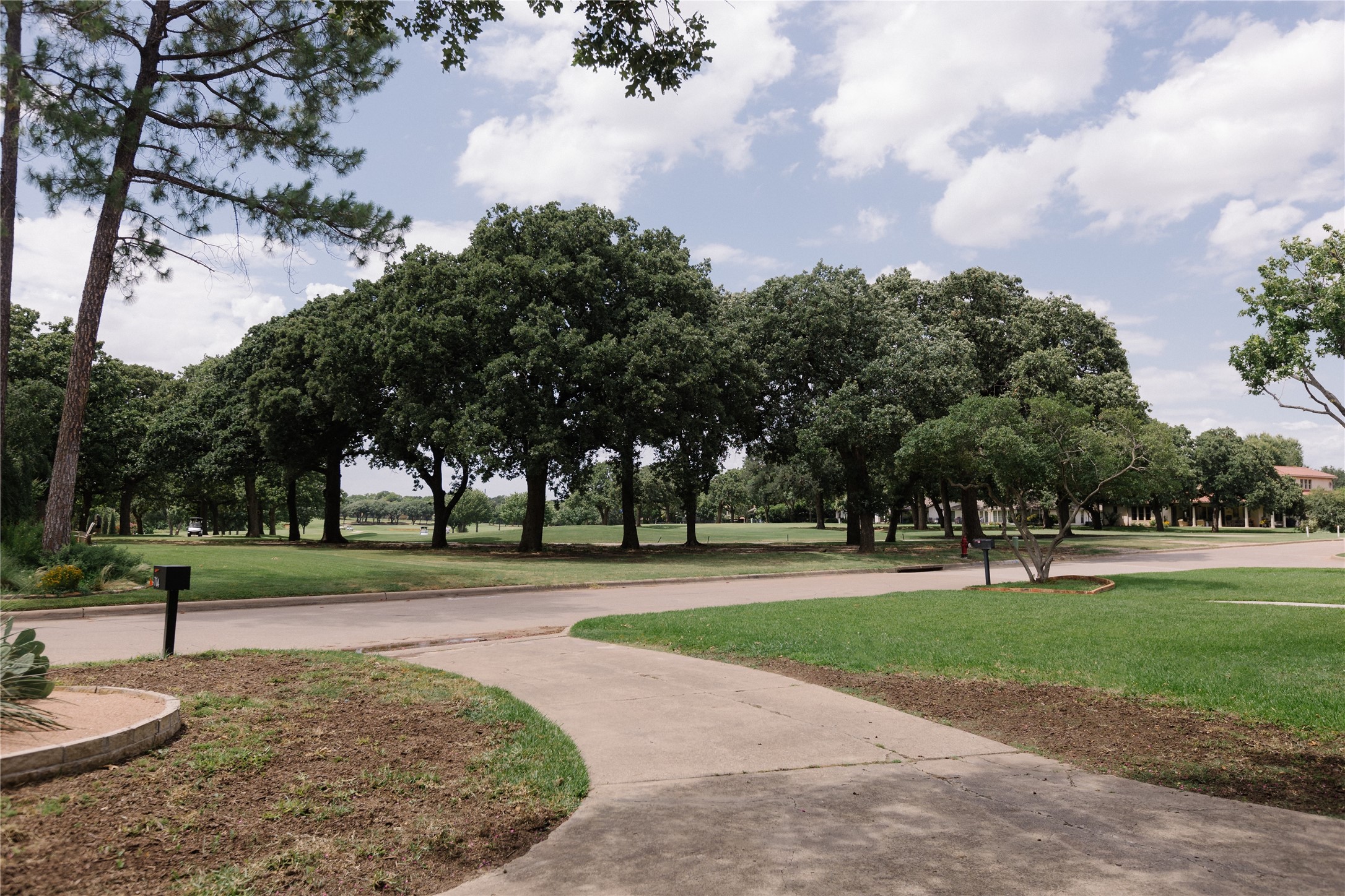 114 Oakmont Drive