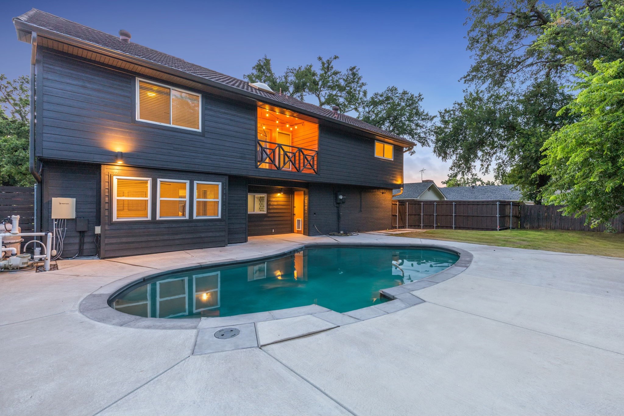 114 Oakmont Drive