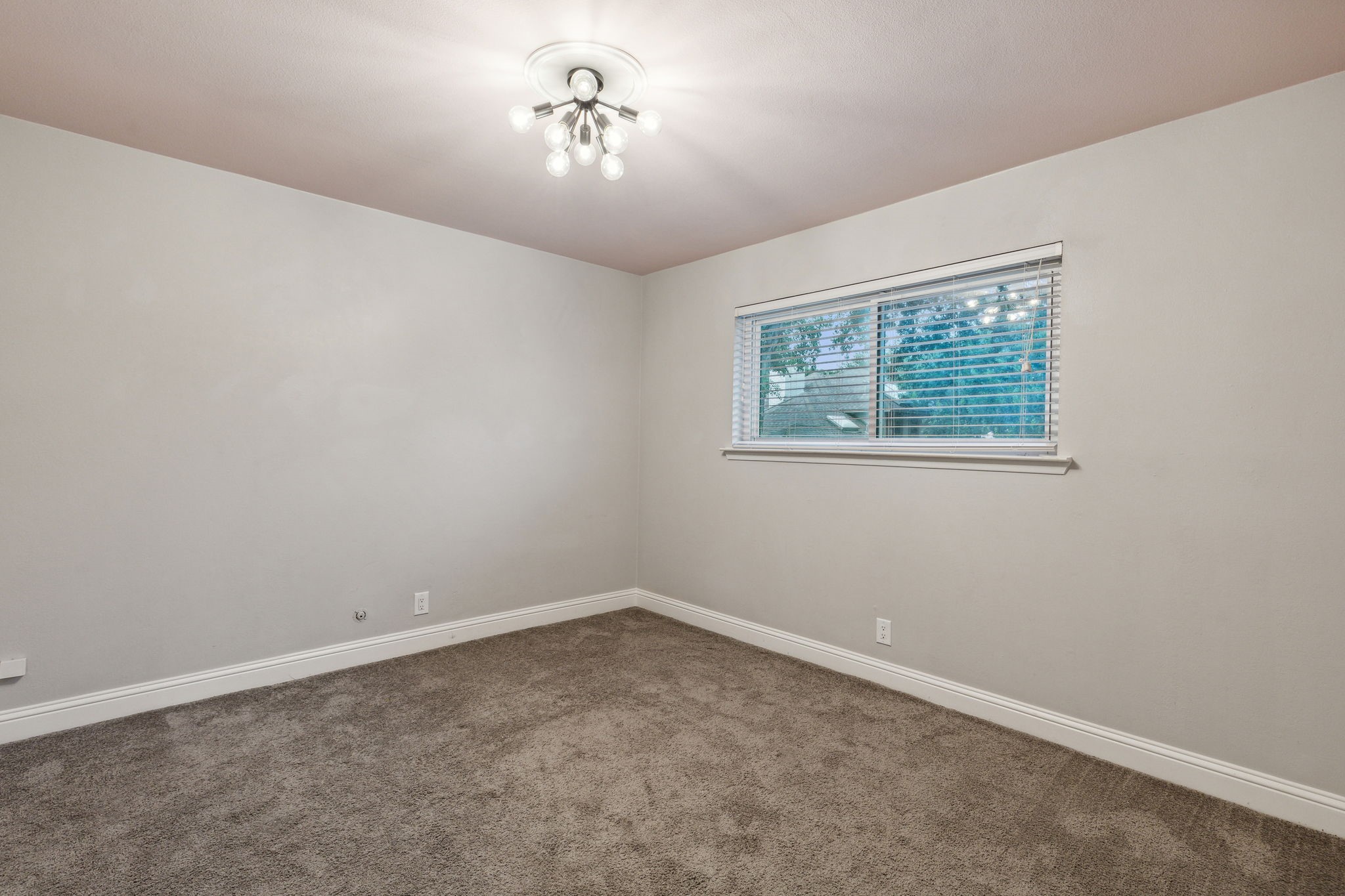 114 Oakmont Drive