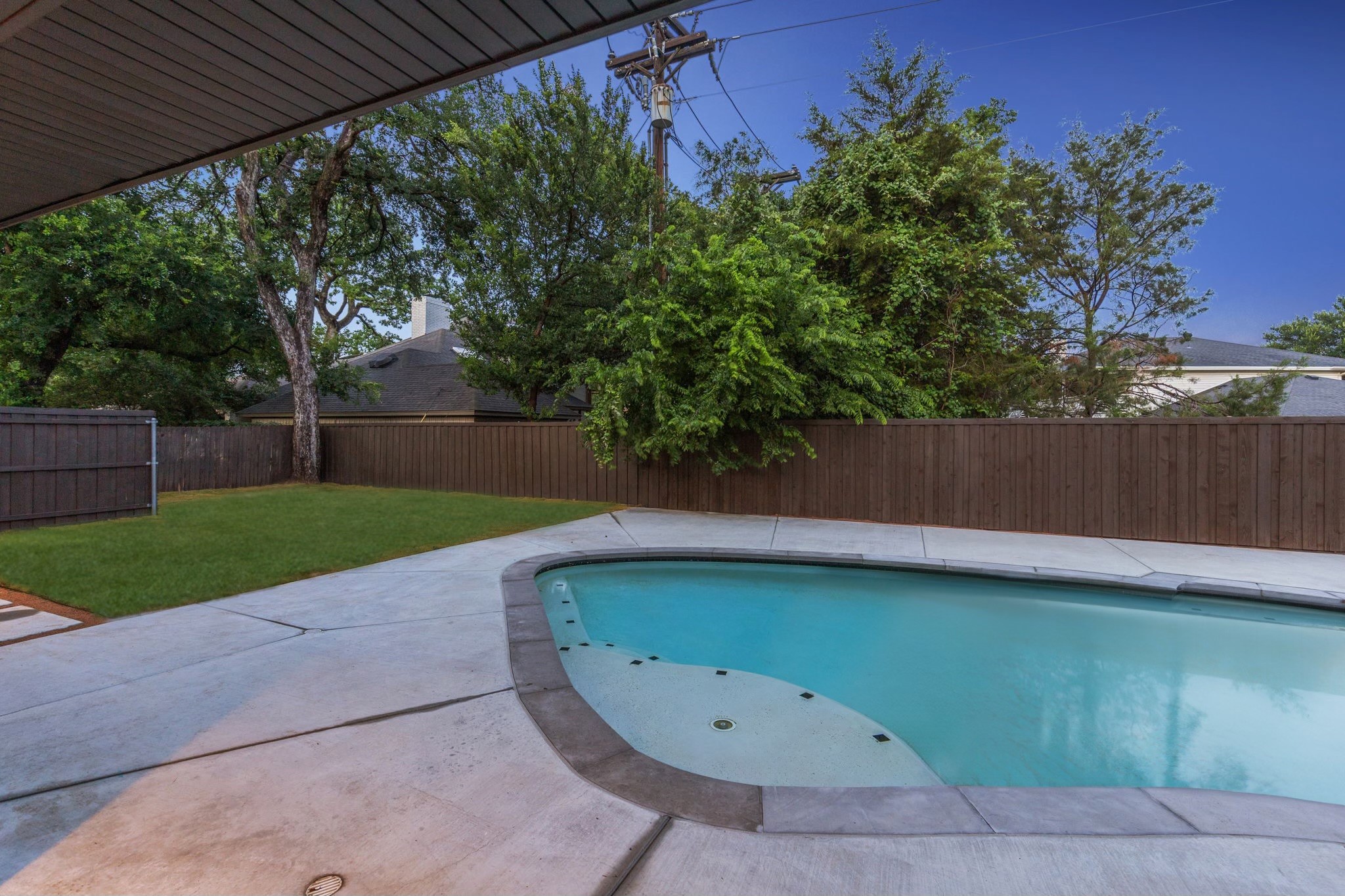 114 Oakmont Drive