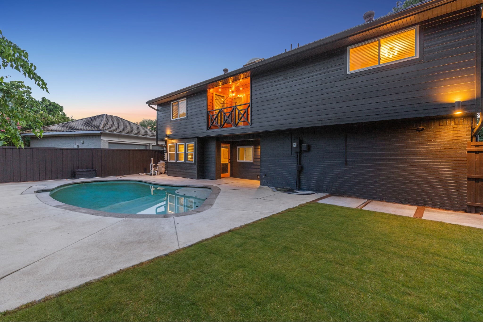 114 Oakmont Drive