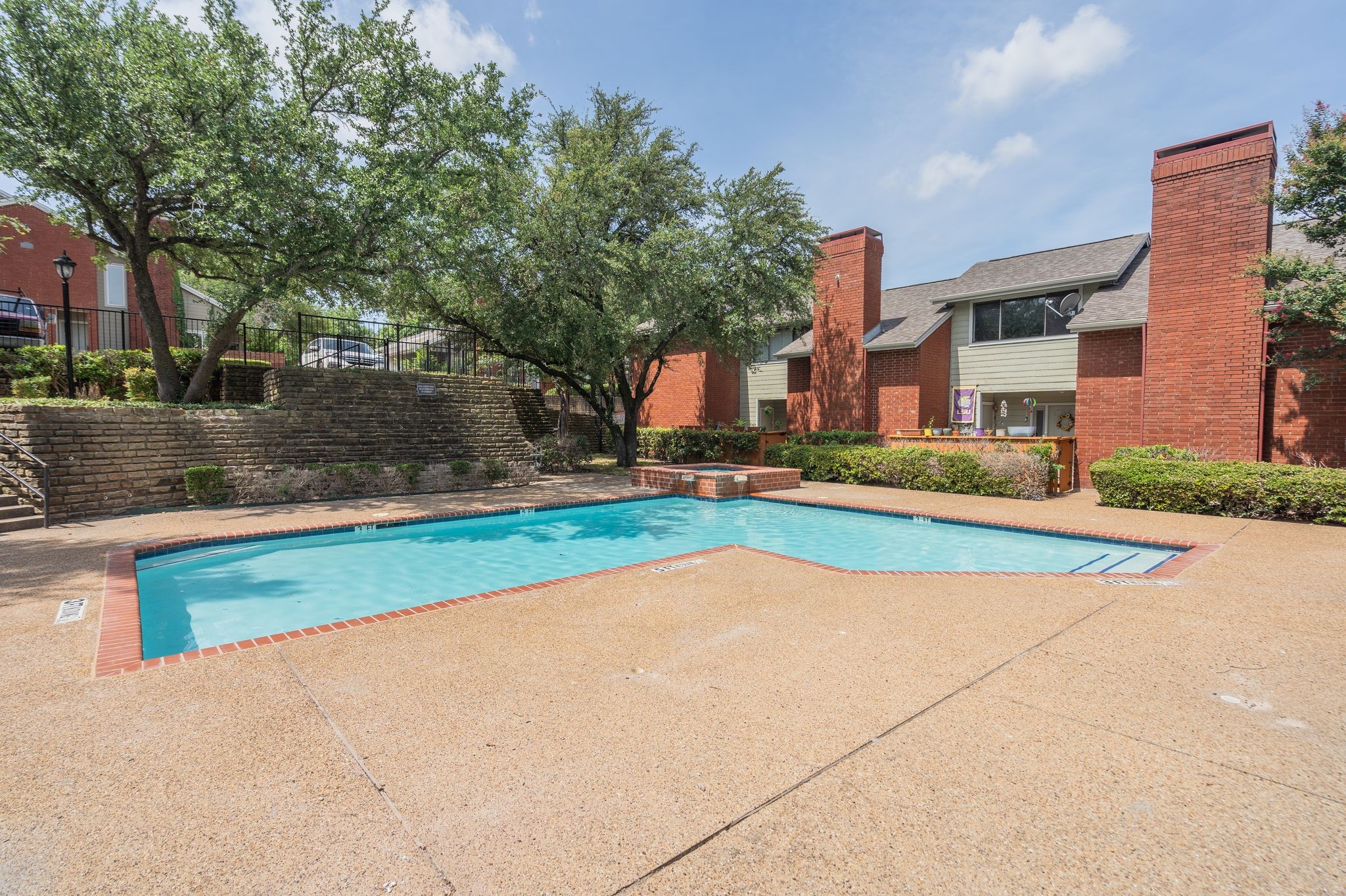 8404 Forest Lane 304