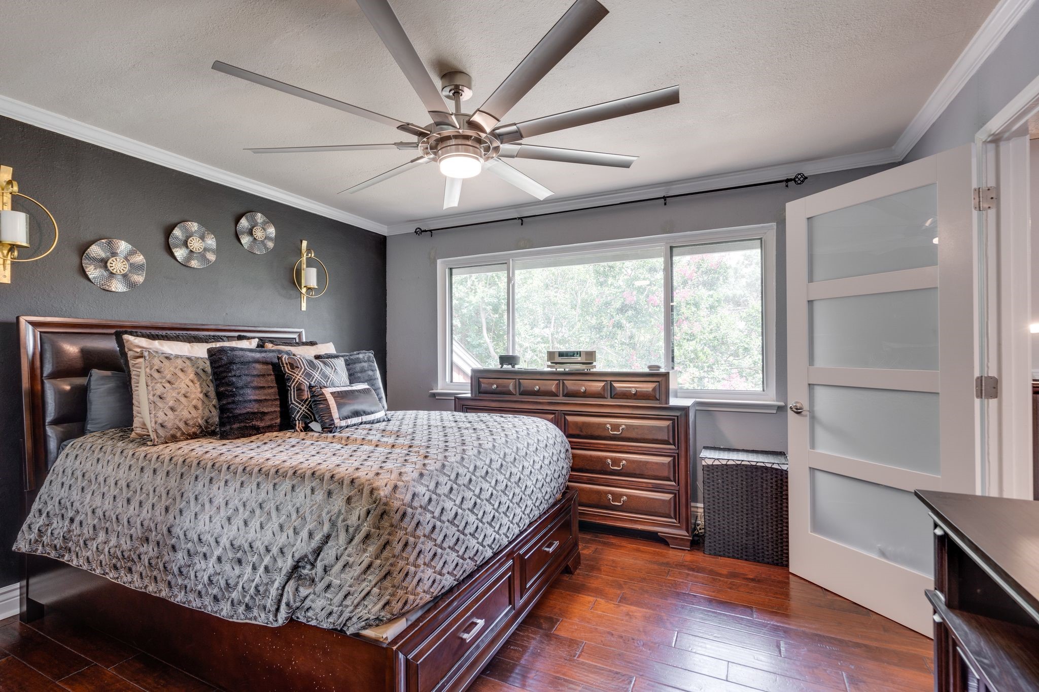 8404 Forest Lane 304