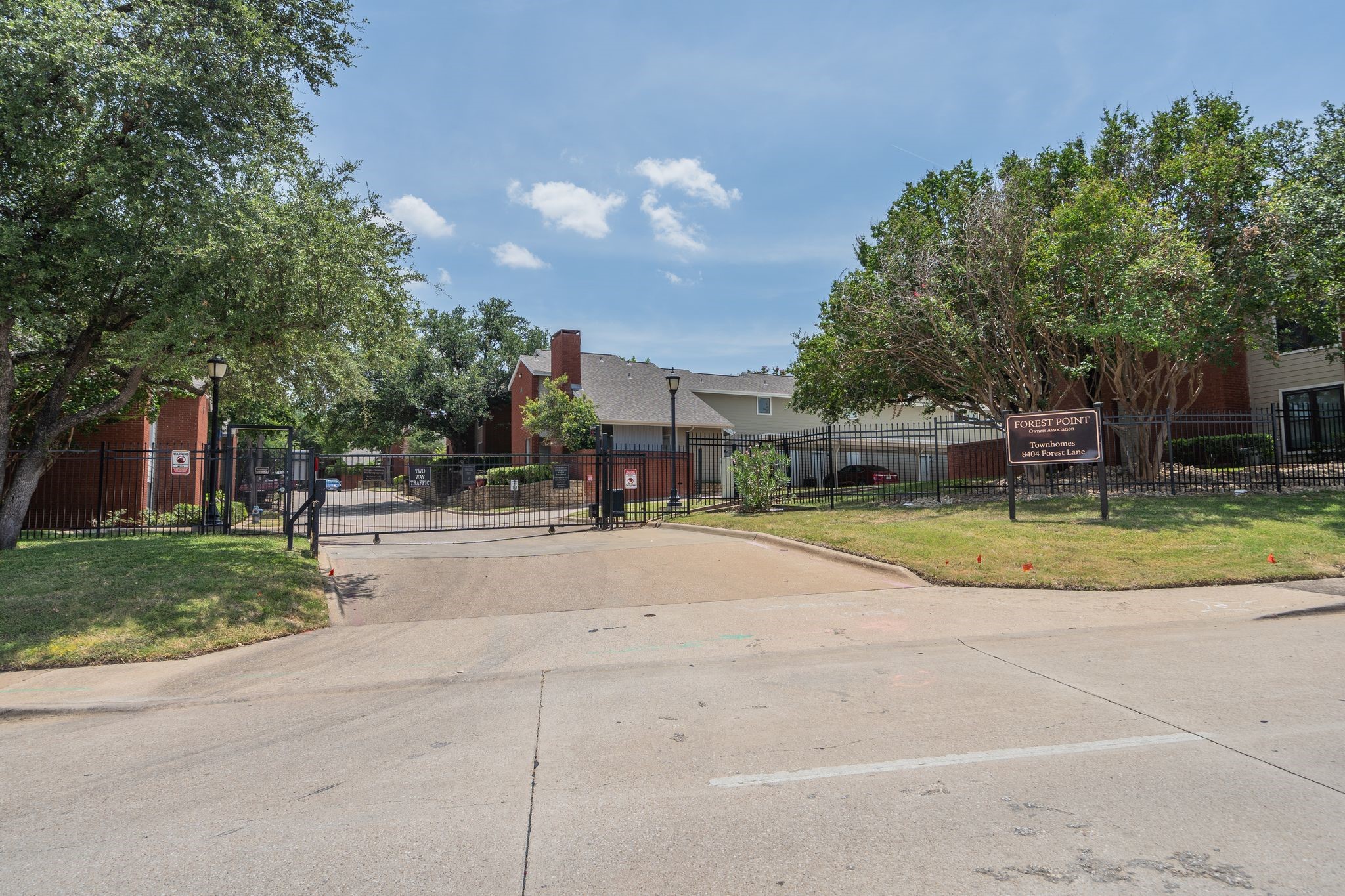 8404 Forest Lane 304