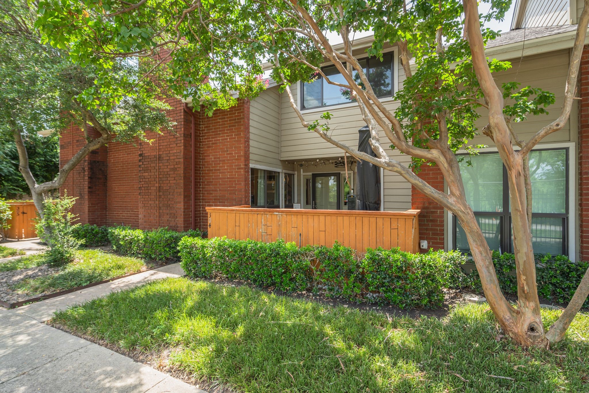 8404 Forest Lane 304