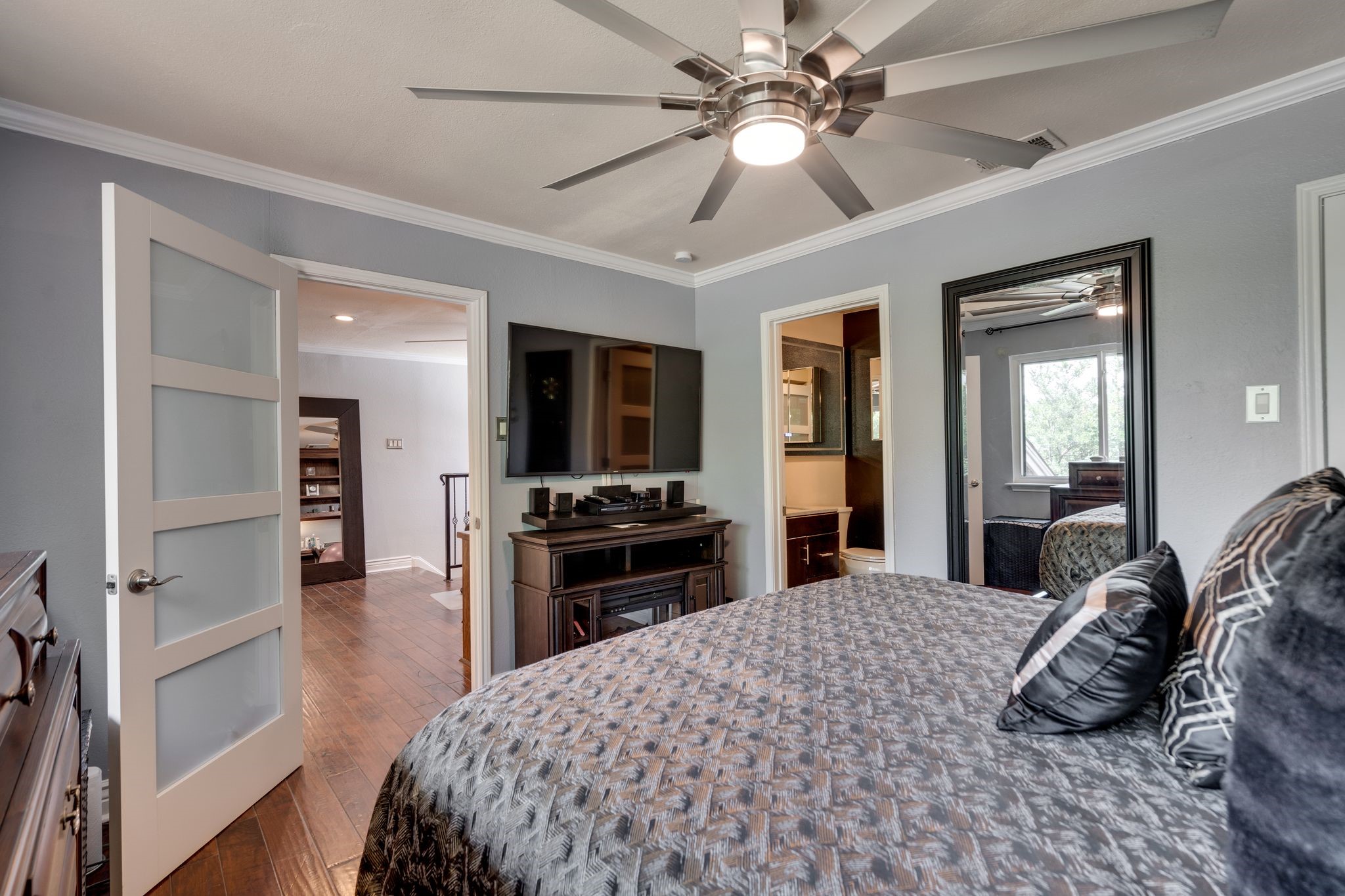 8404 Forest Lane 304