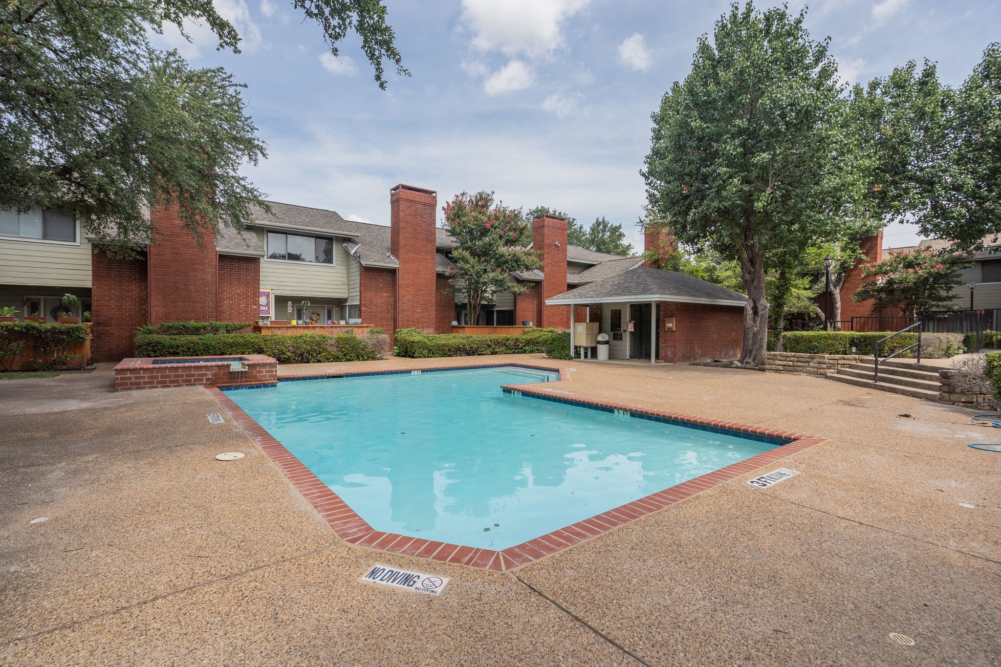8404 Forest Lane 304