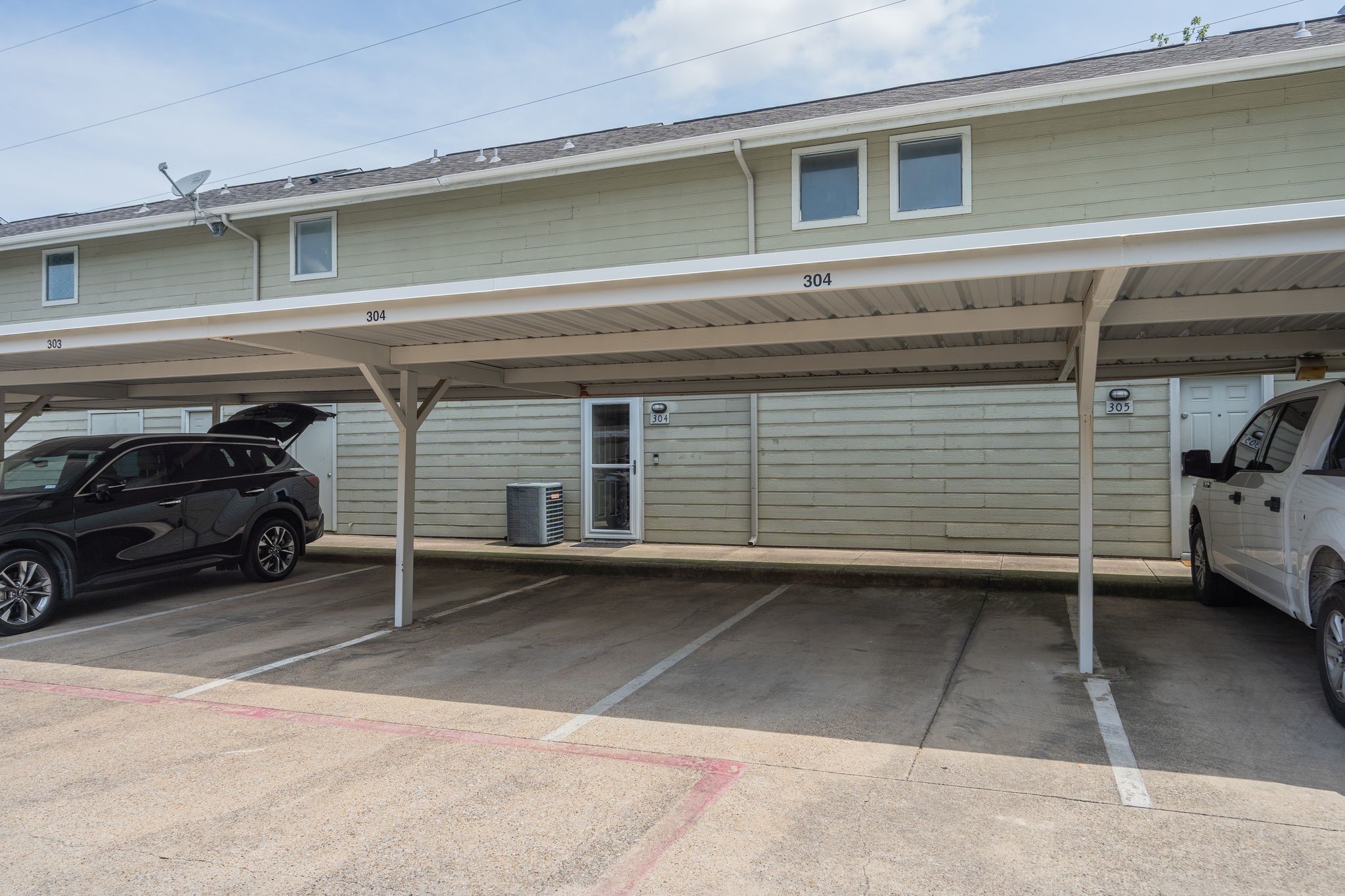 8404 Forest Lane 304
