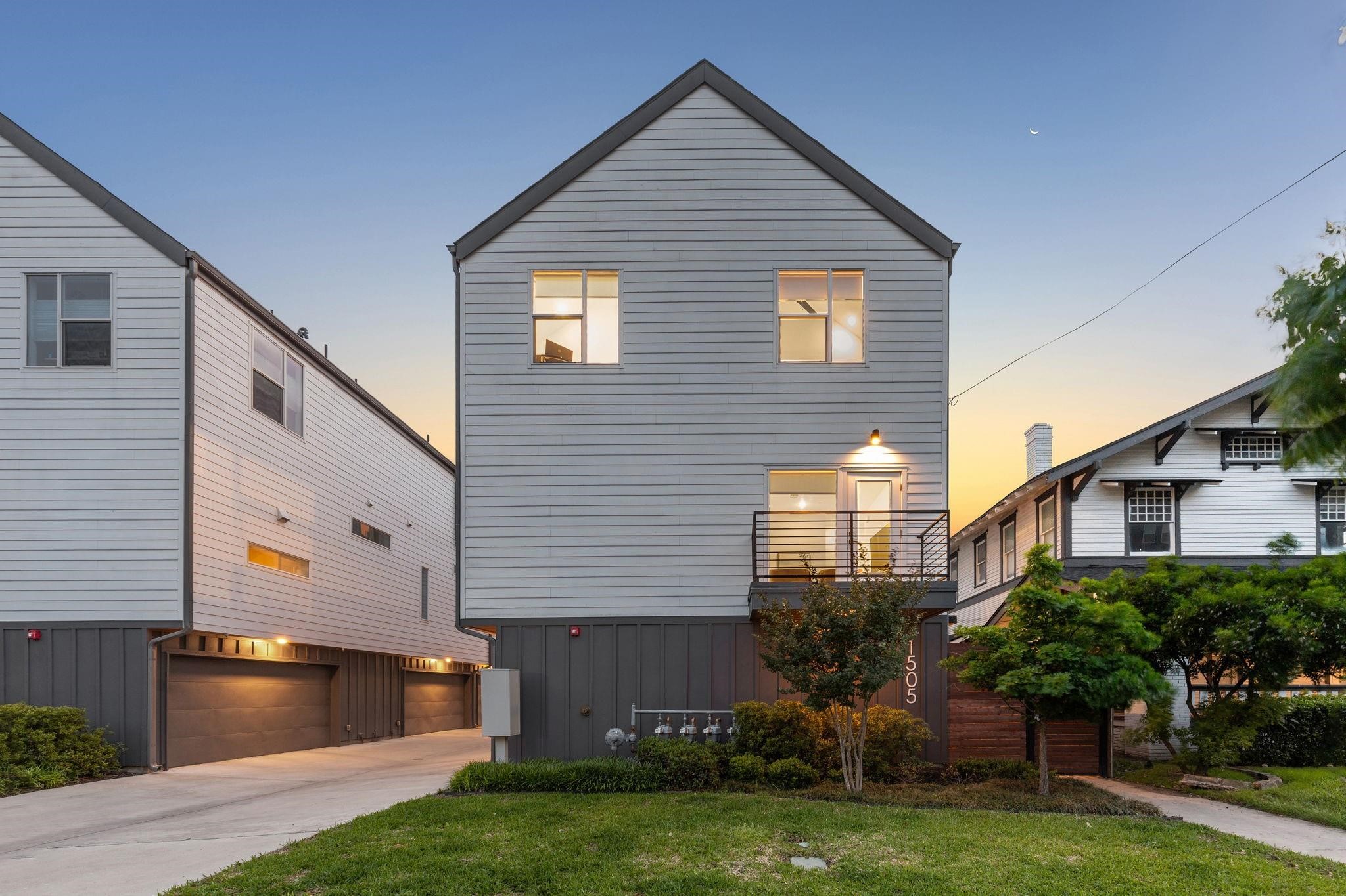 1507 N Garrett Avenue 201
