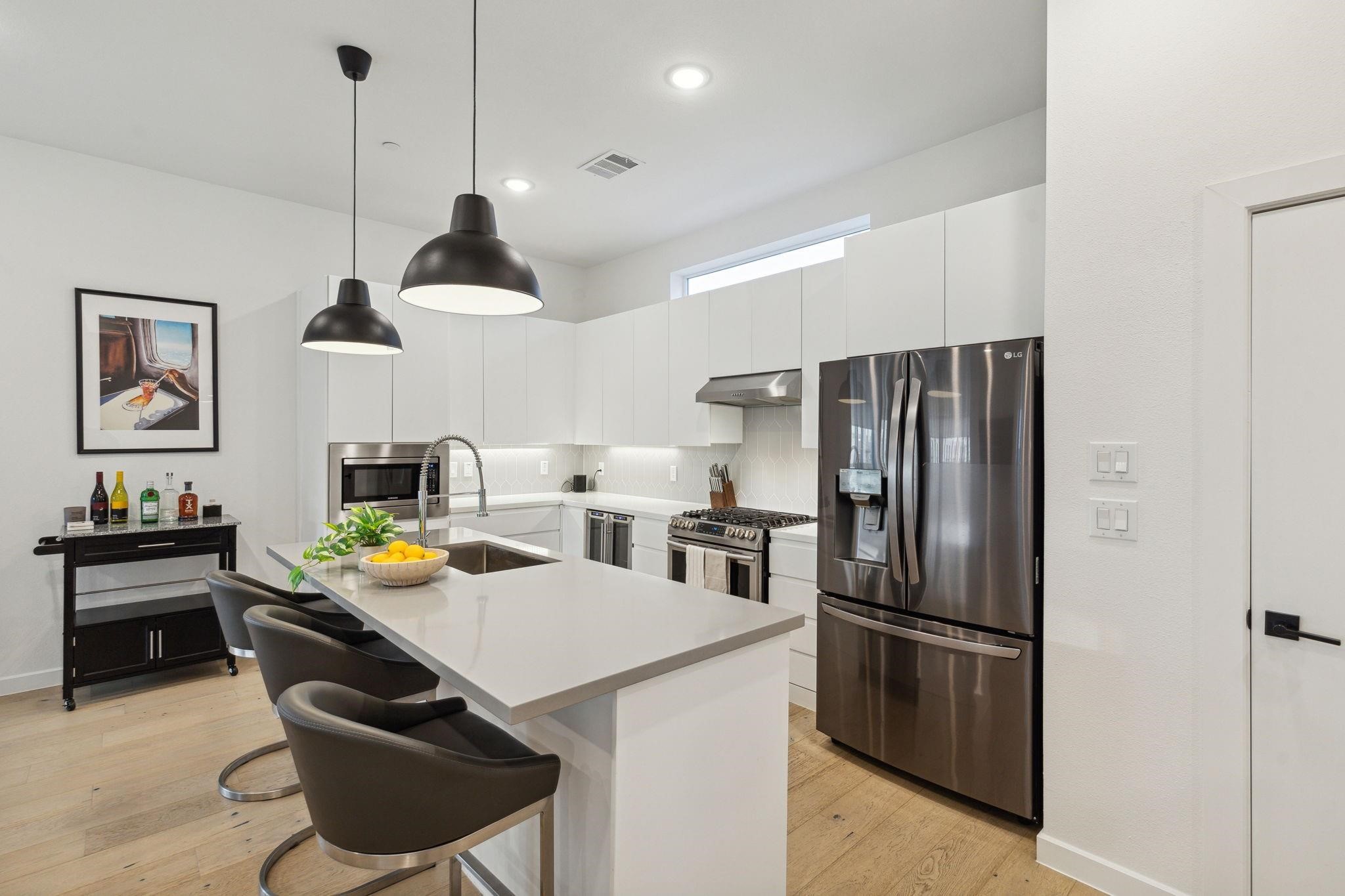 1507 N Garrett Avenue 201