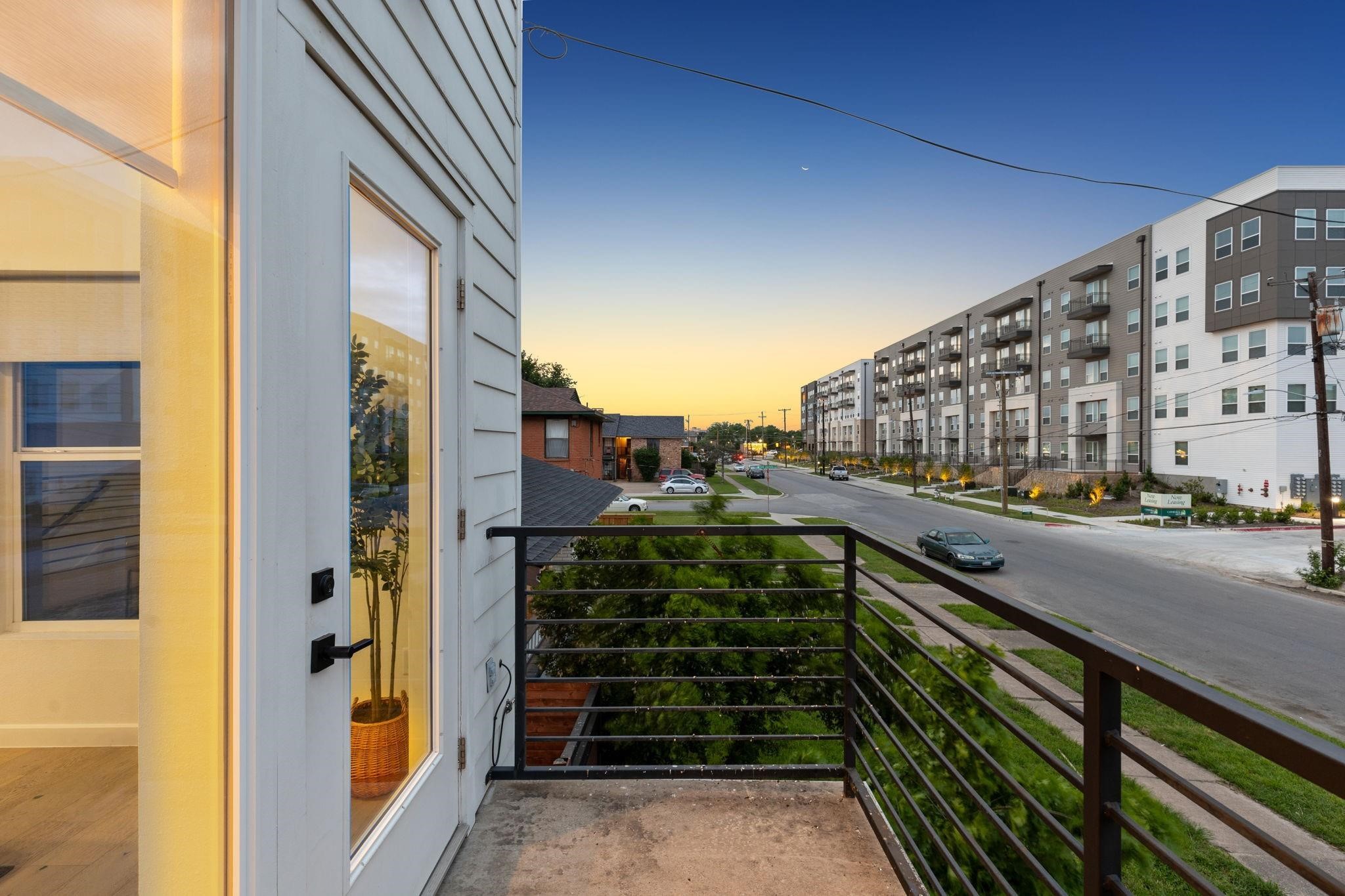 1507 N Garrett Avenue 201