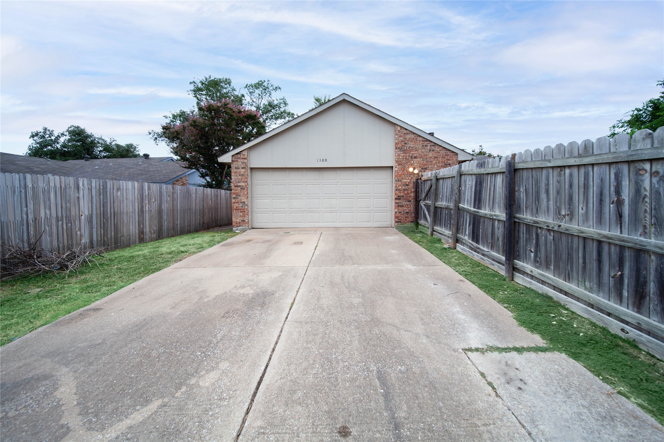 1308 Rivercrest Boulevard