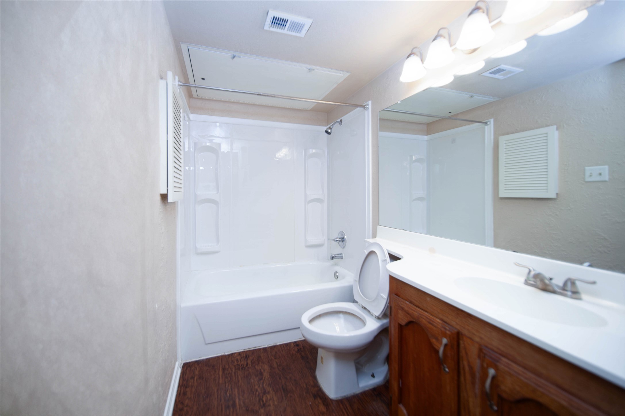 1308 Rivercrest Boulevard