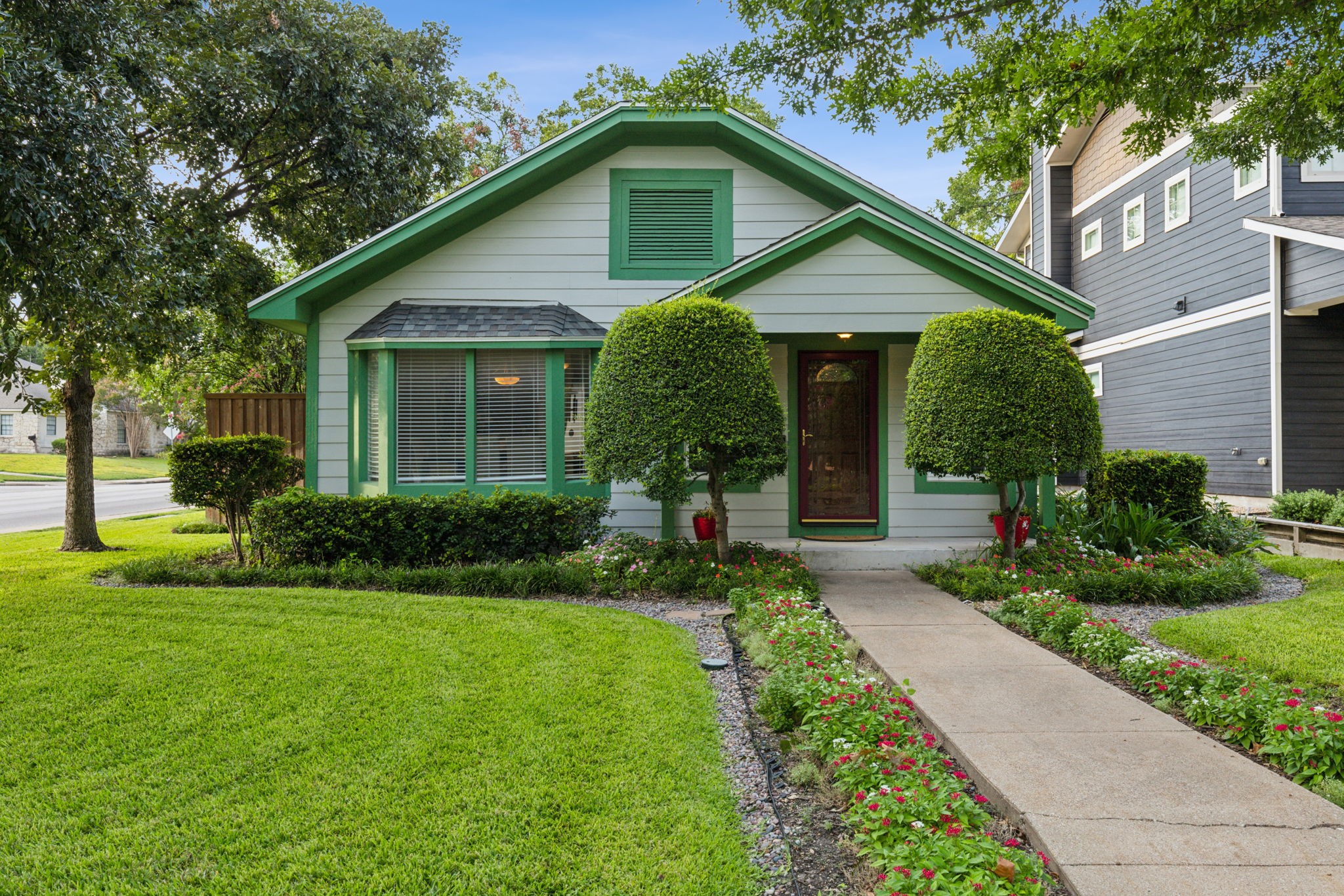 6107 Goliad Avenue