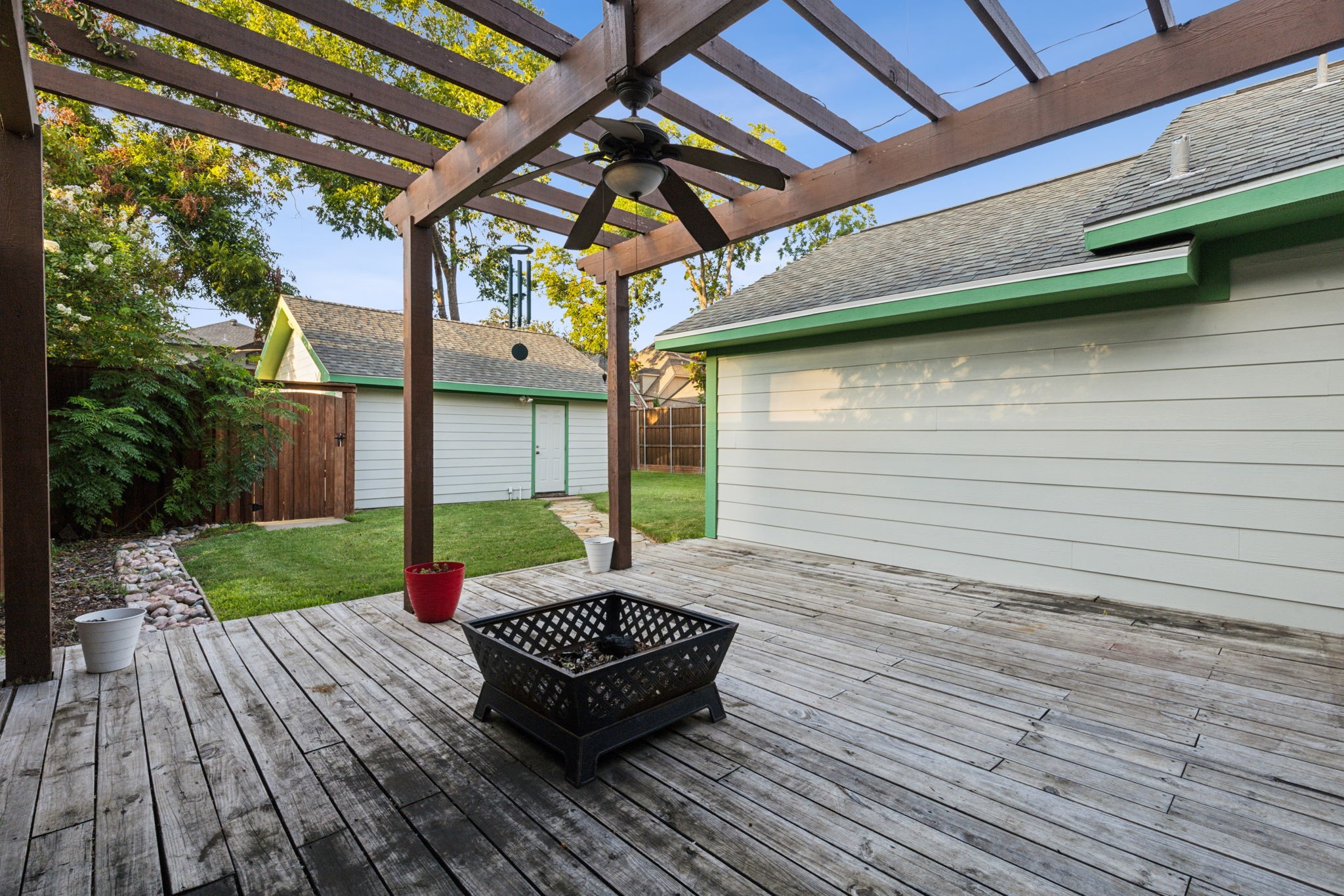 6107 Goliad Avenue
