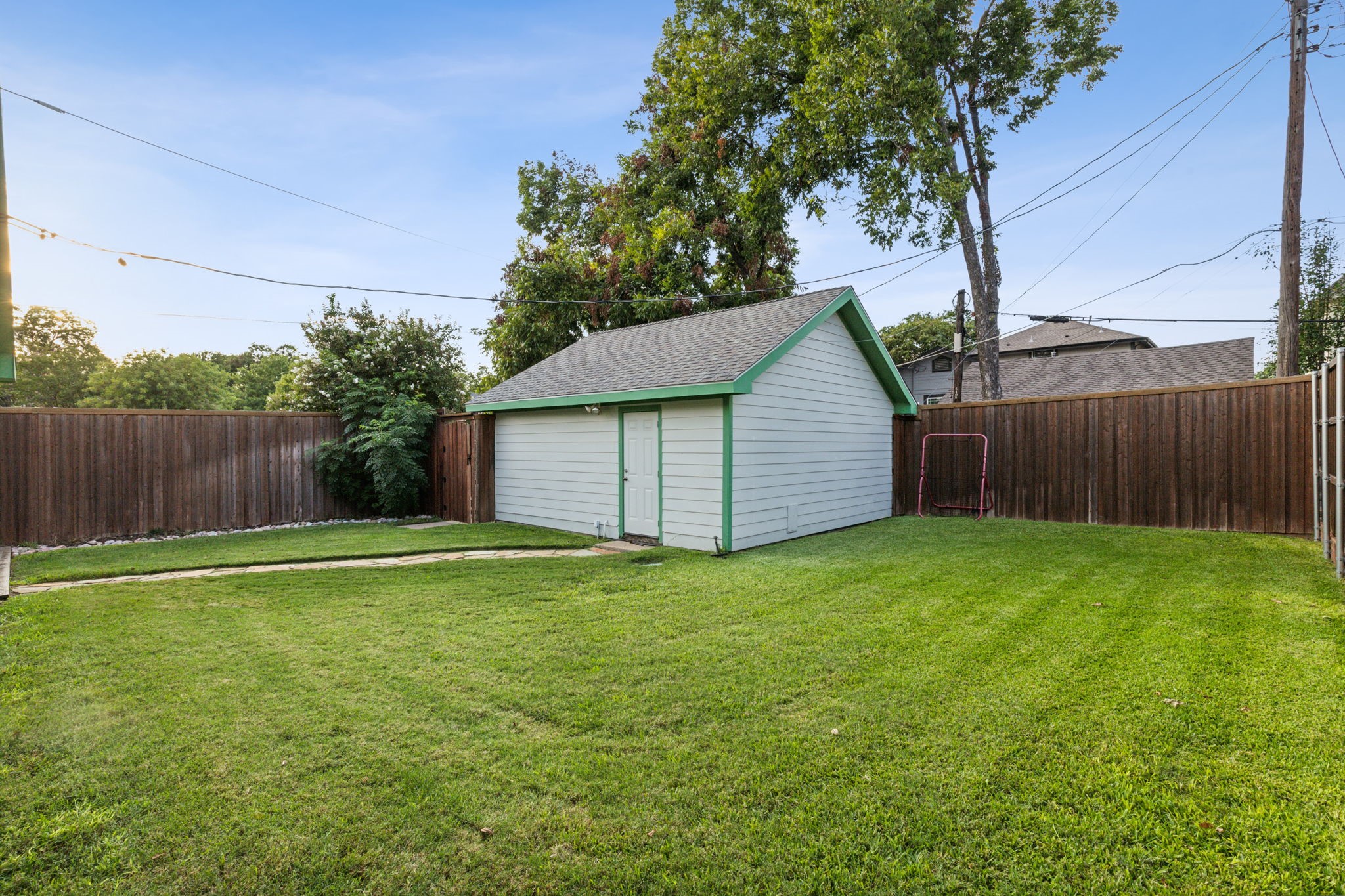 6107 Goliad Avenue
