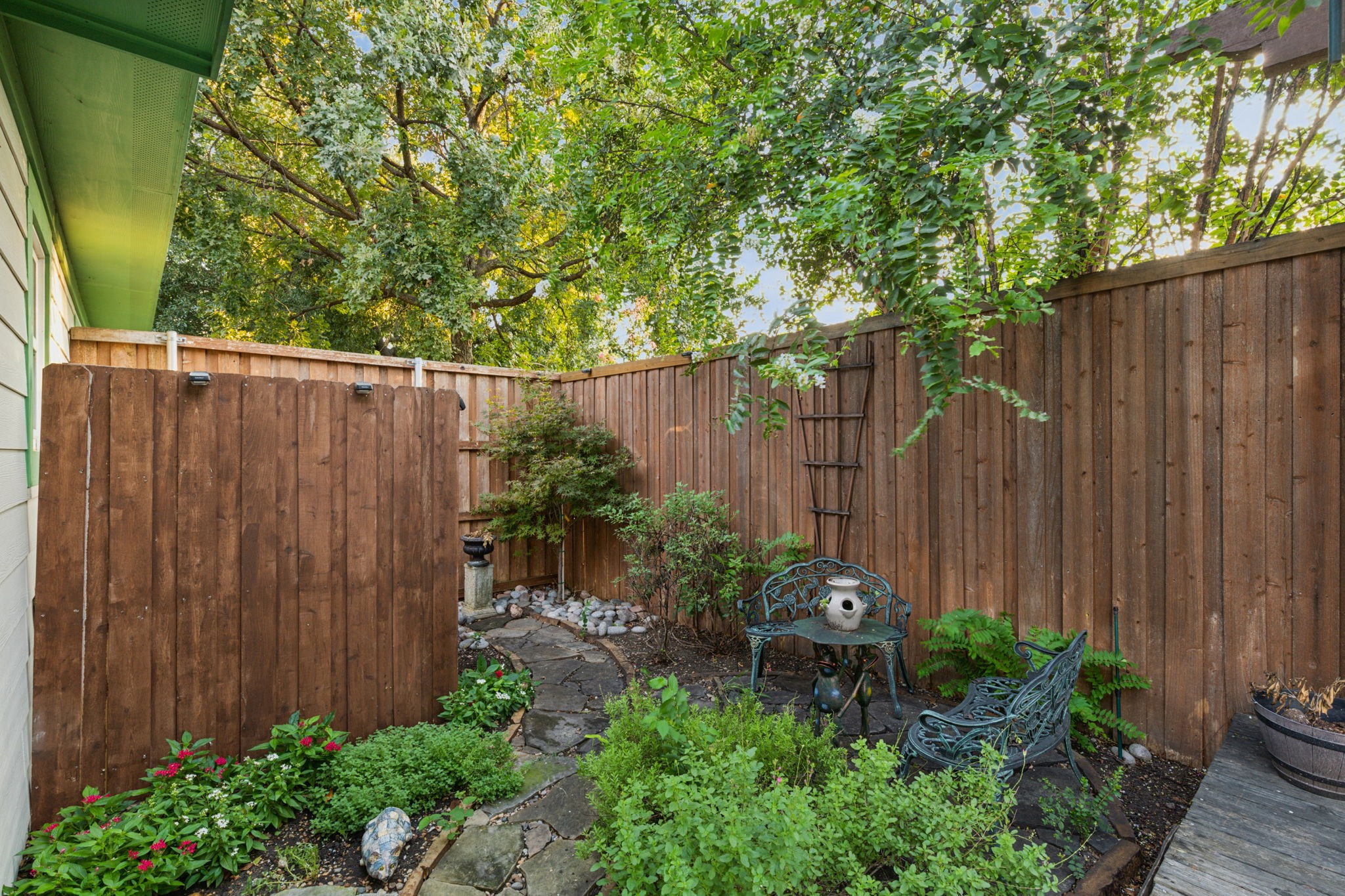 6107 Goliad Avenue
