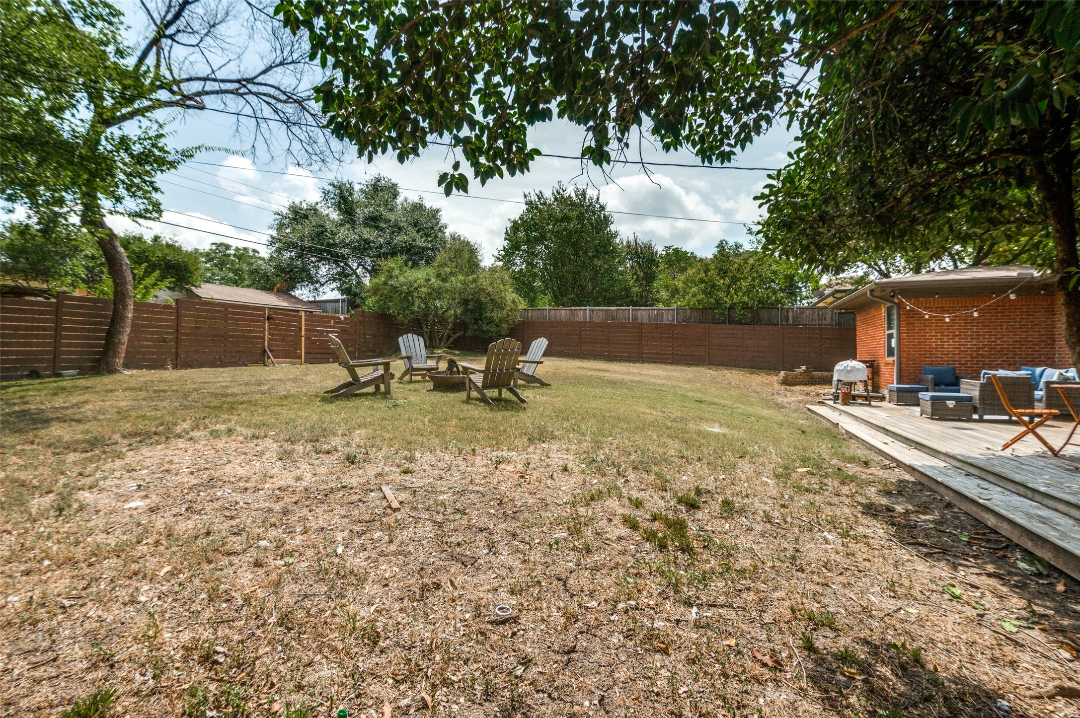 2211 Longwood Lane
