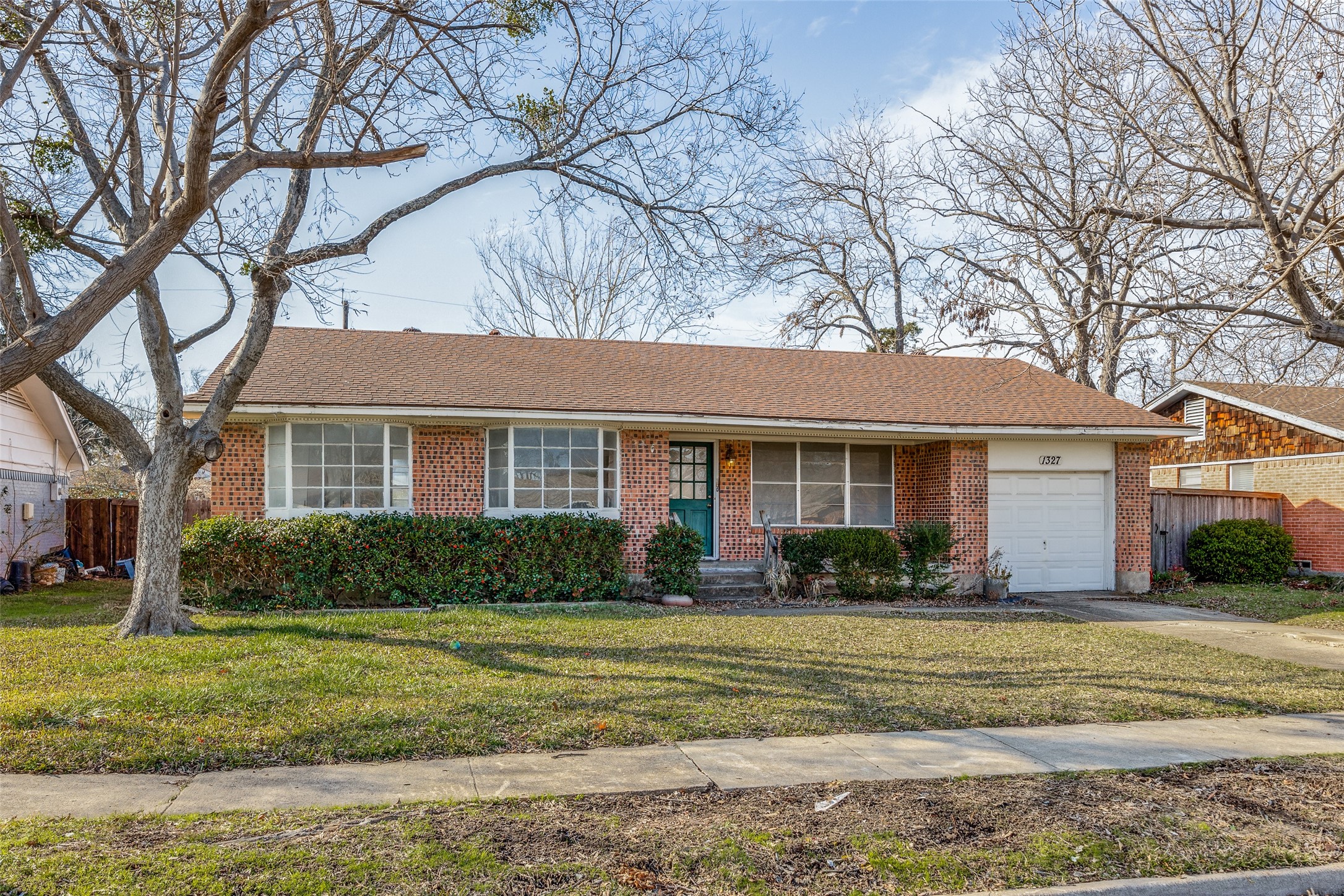 1327 Flamingo Lane