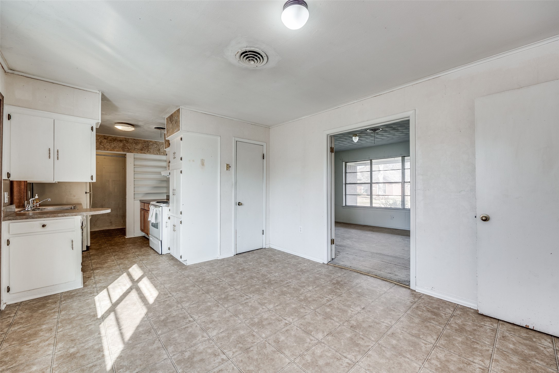 1327 Flamingo Lane