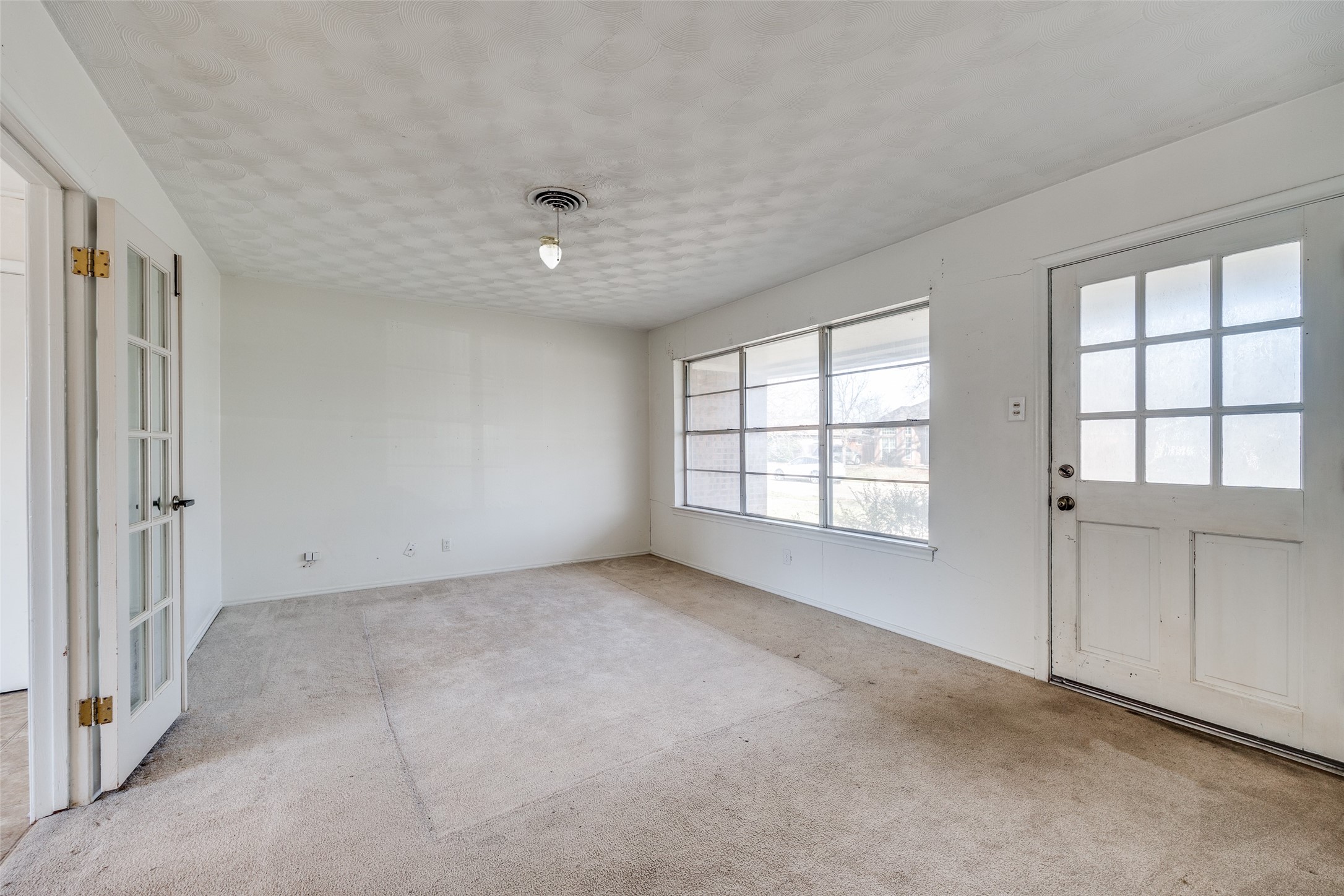 1327 Flamingo Lane